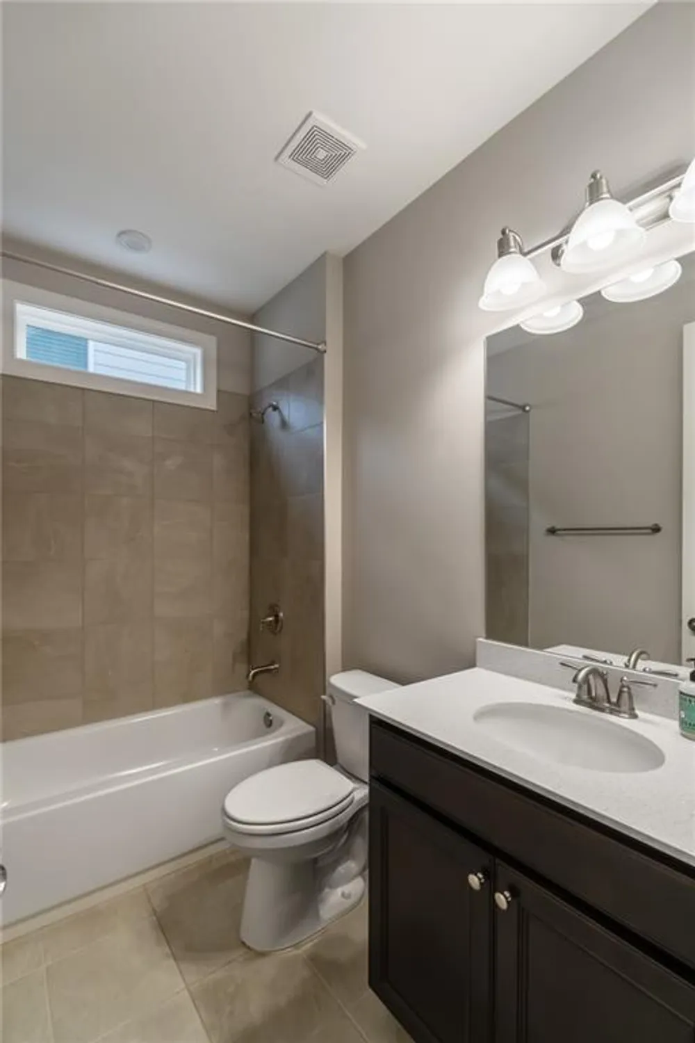 Property Slideshow image 5 of 38 | 158 chatuge dr, Hoschton, GA, 30548