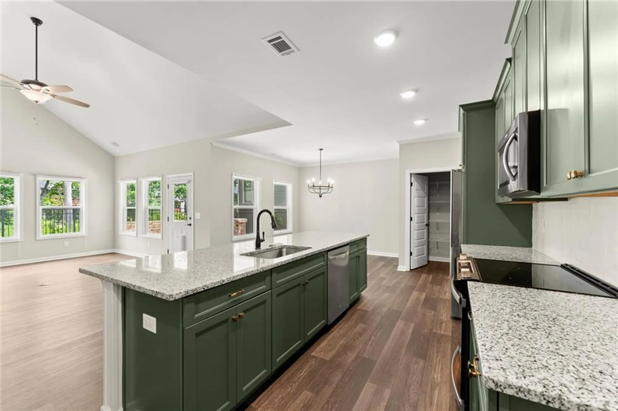 Property Slideshow image 9 of 55 | 208 talga gln, Waleska, GA, 30183