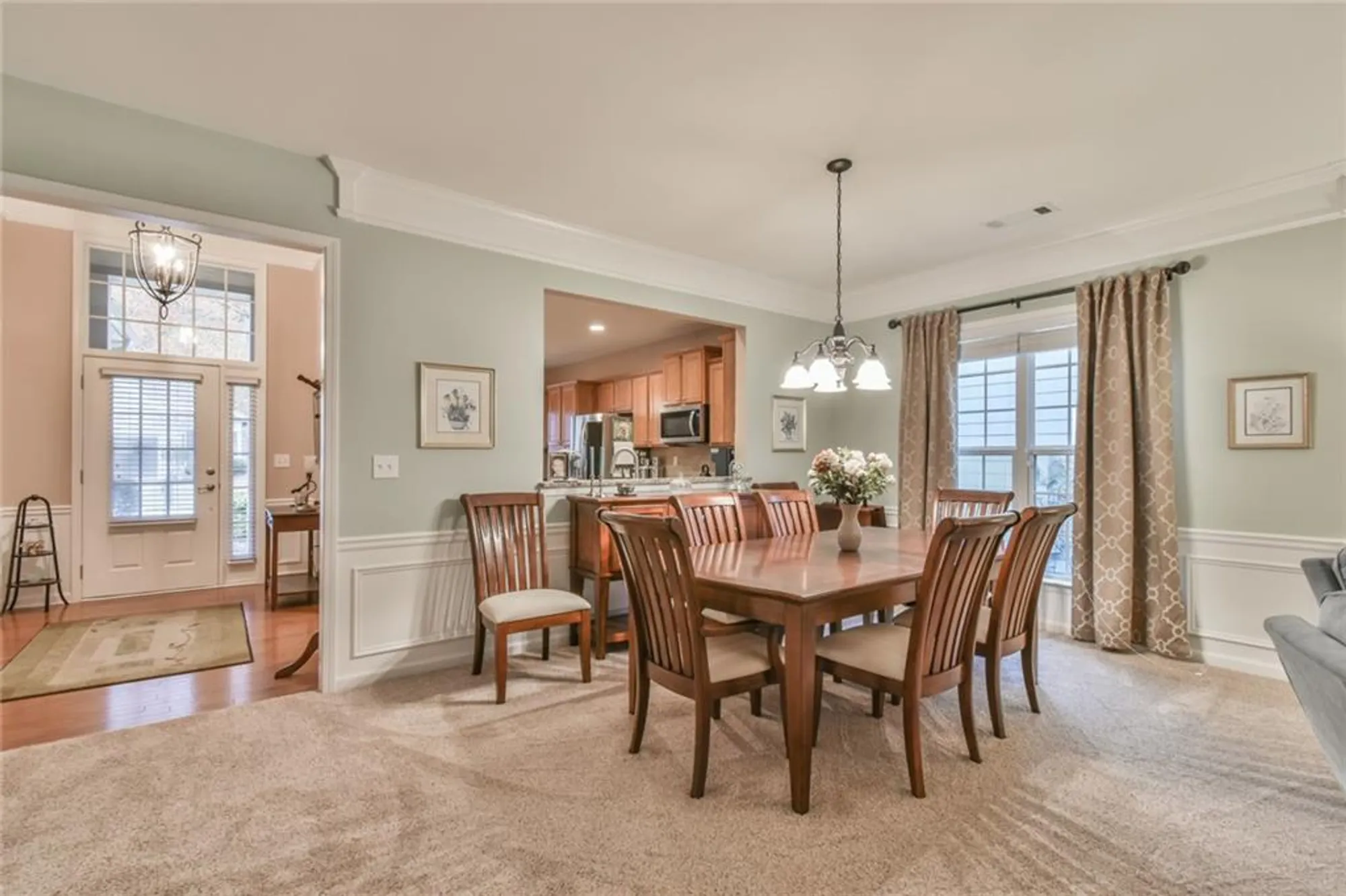 Property Slideshow image 6 of 30 | 6407 autumn crest ln, Hoschton, GA, 30548