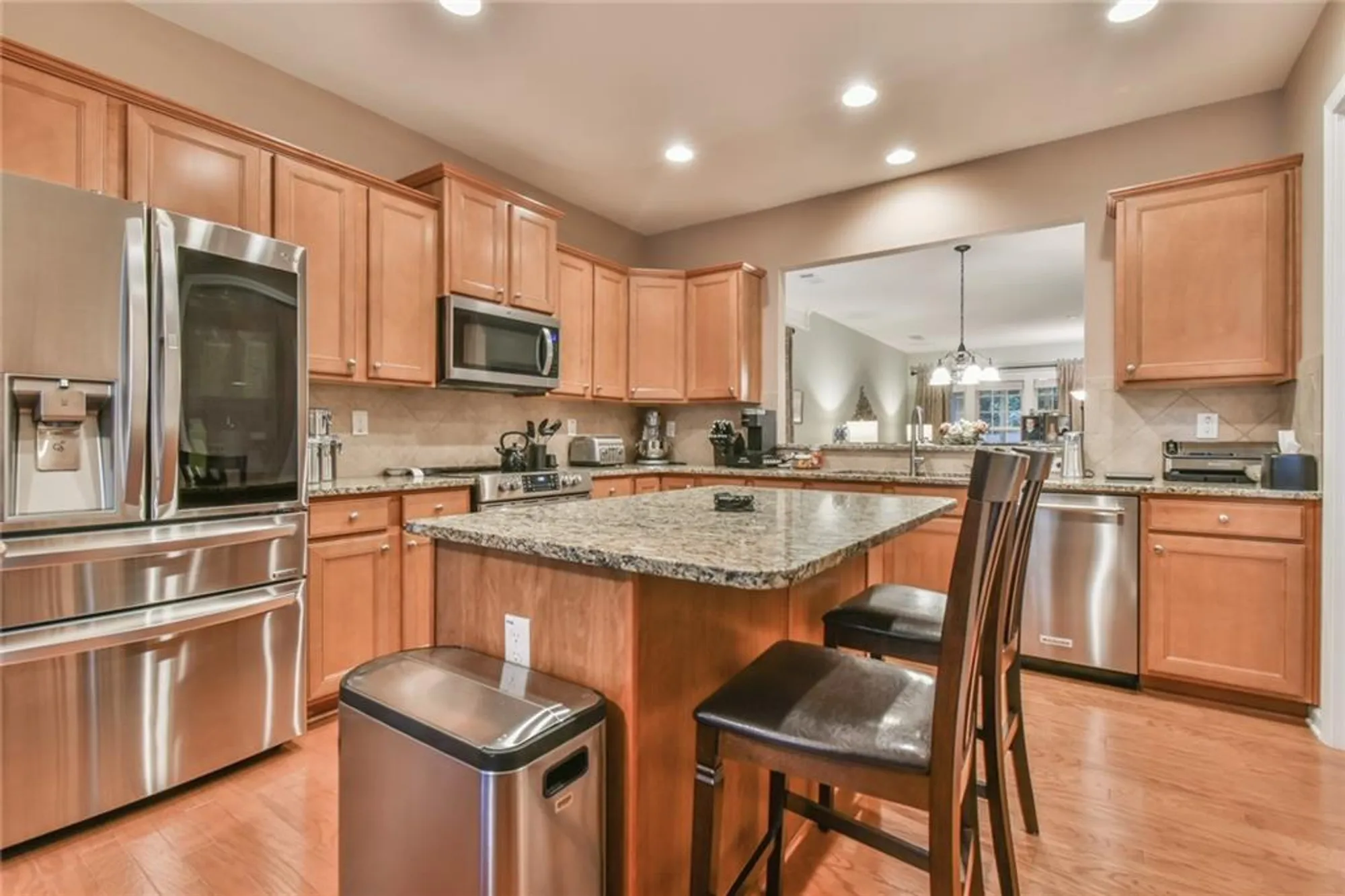 Property Slideshow image 8 of 30 | 6407 autumn crest ln, Hoschton, GA, 30548