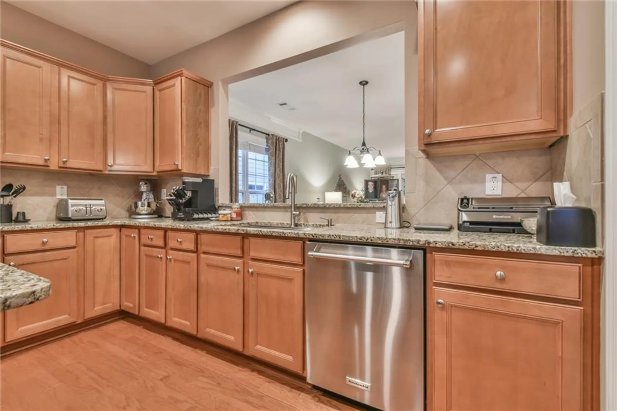 Property Slideshow image 13 of 30 | 6407 autumn crest ln, Hoschton, GA, 30548