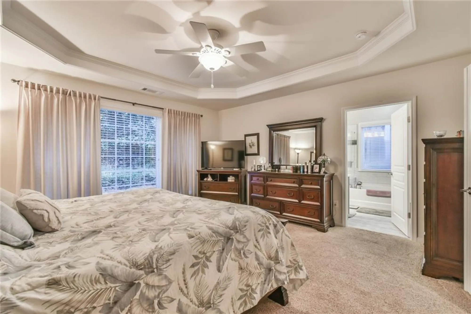 Property Slideshow image 18 of 30 | 6407 autumn crest ln, Hoschton, GA, 30548