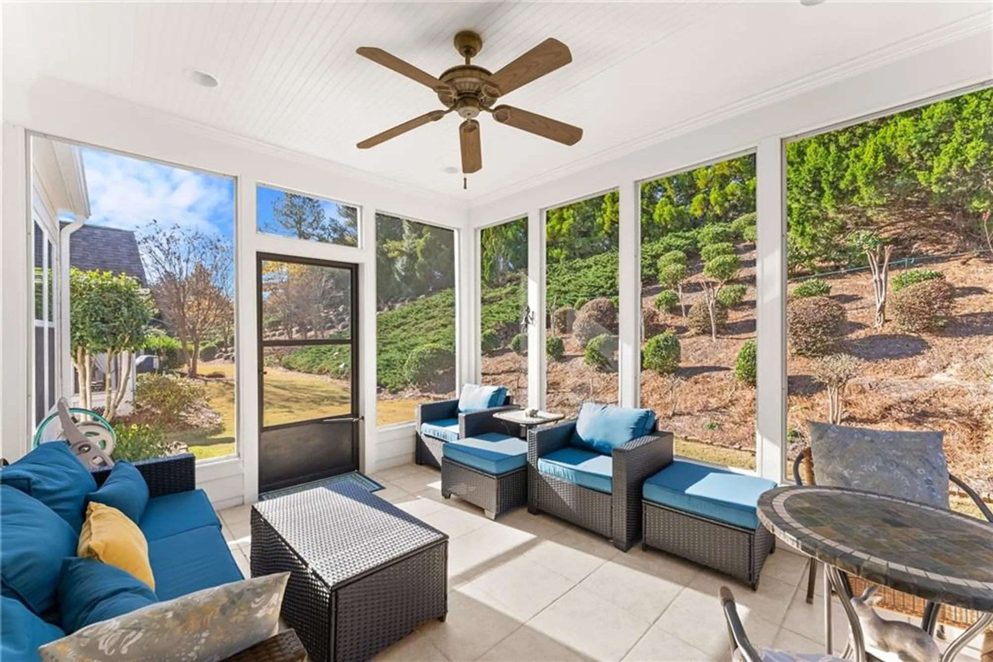 Property Slideshow image 23 of 45 | 5944 bellflower way, Hoschton, GA, 30548