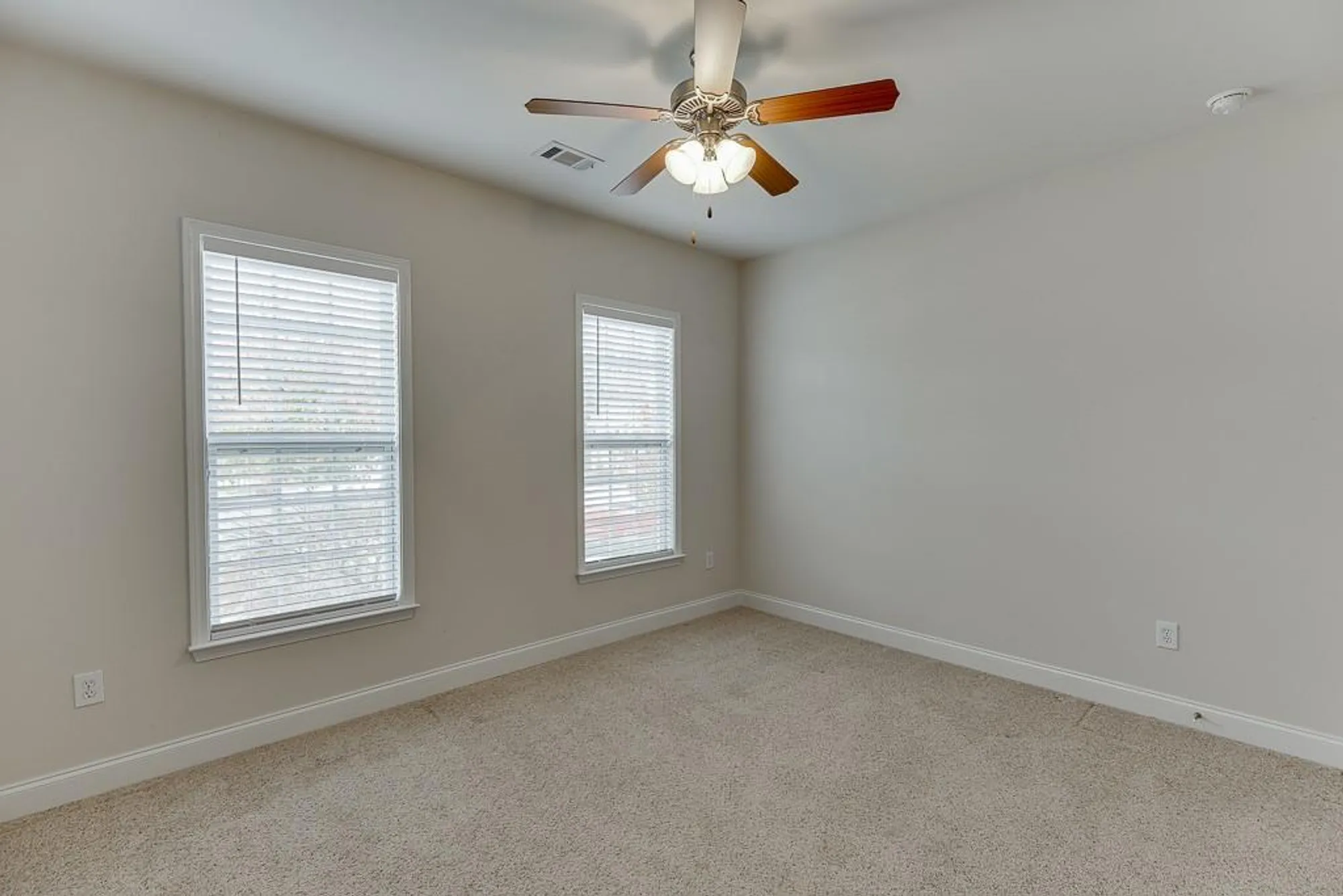 Property Slideshow image 4 of 87 | 6407 lantern rdg, Hoschton, GA, 30548