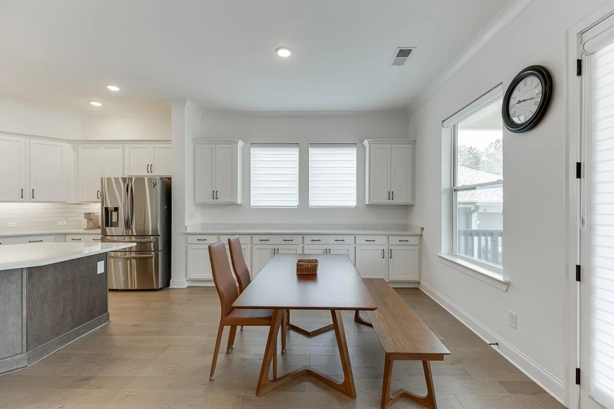 Property Slideshow image 13 of 43 | 6996 river rock dr, Flowery Branch, GA, 30542