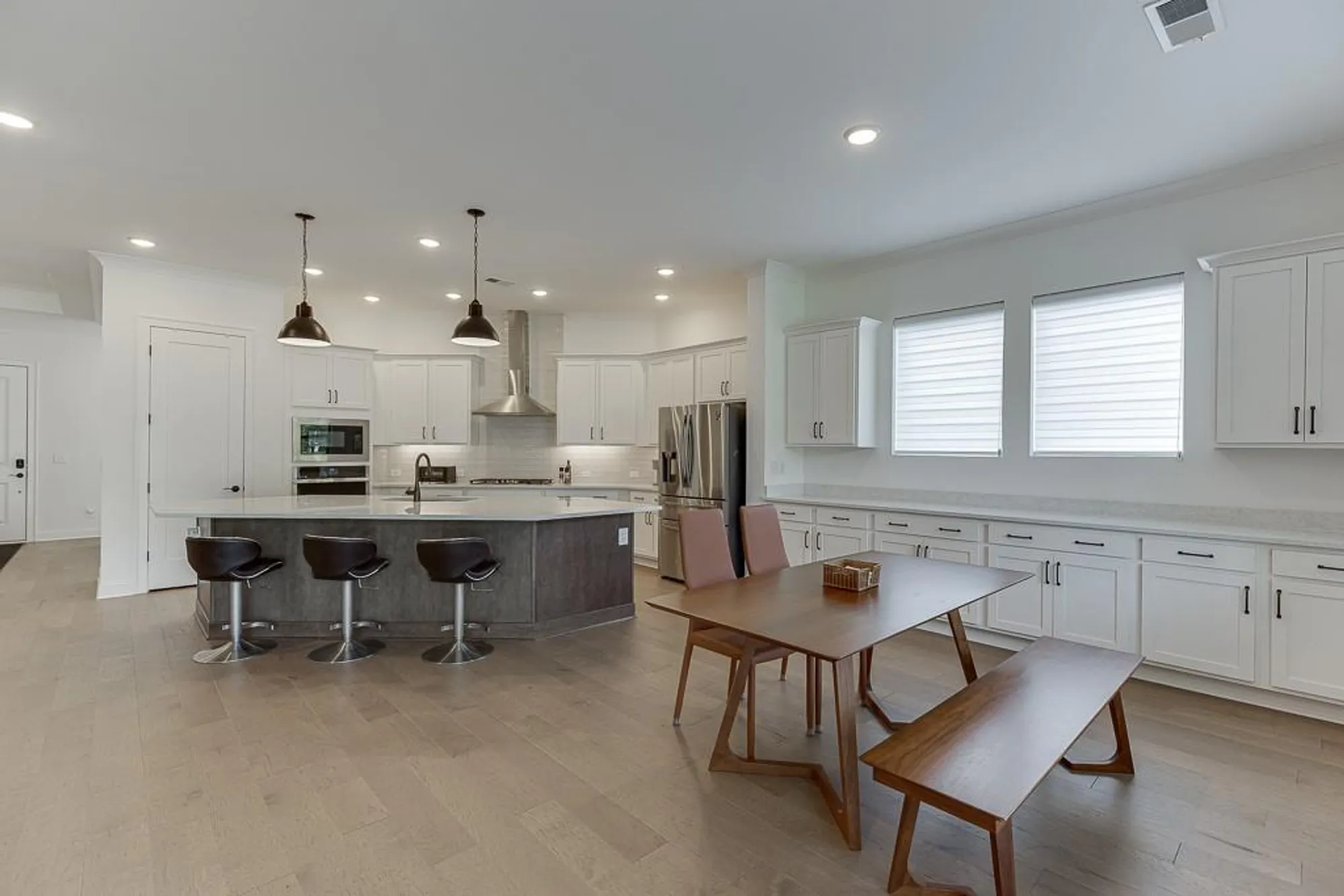 Property Slideshow image 14 of 43 | 6996 river rock dr, Flowery Branch, GA, 30542