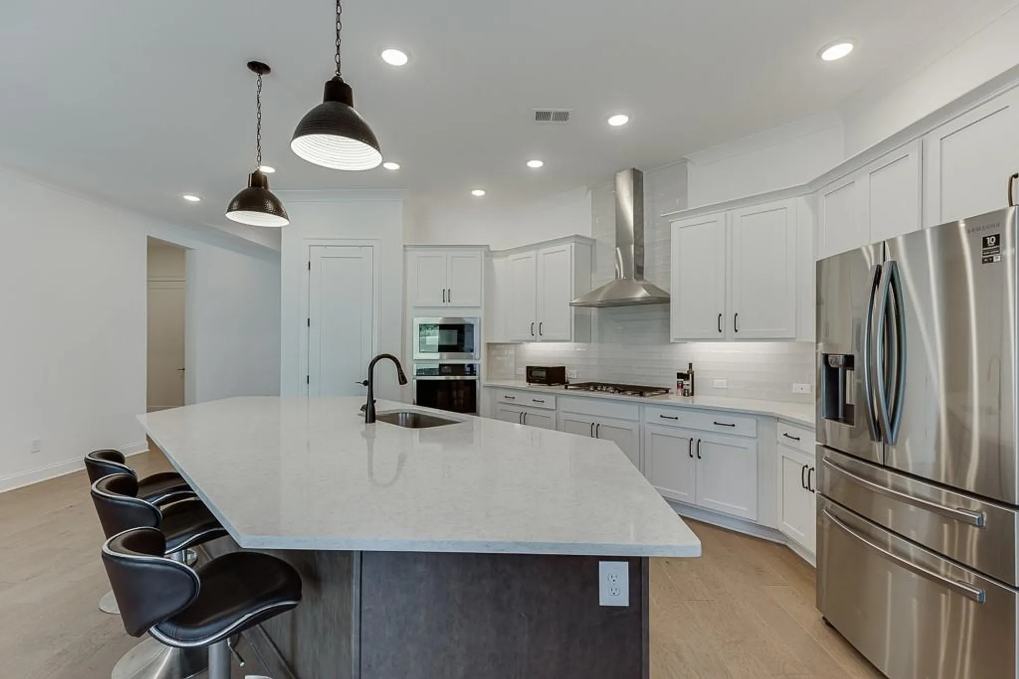 Property Slideshow image 10 of 43 | 6996 river rock dr, Flowery Branch, GA, 30542