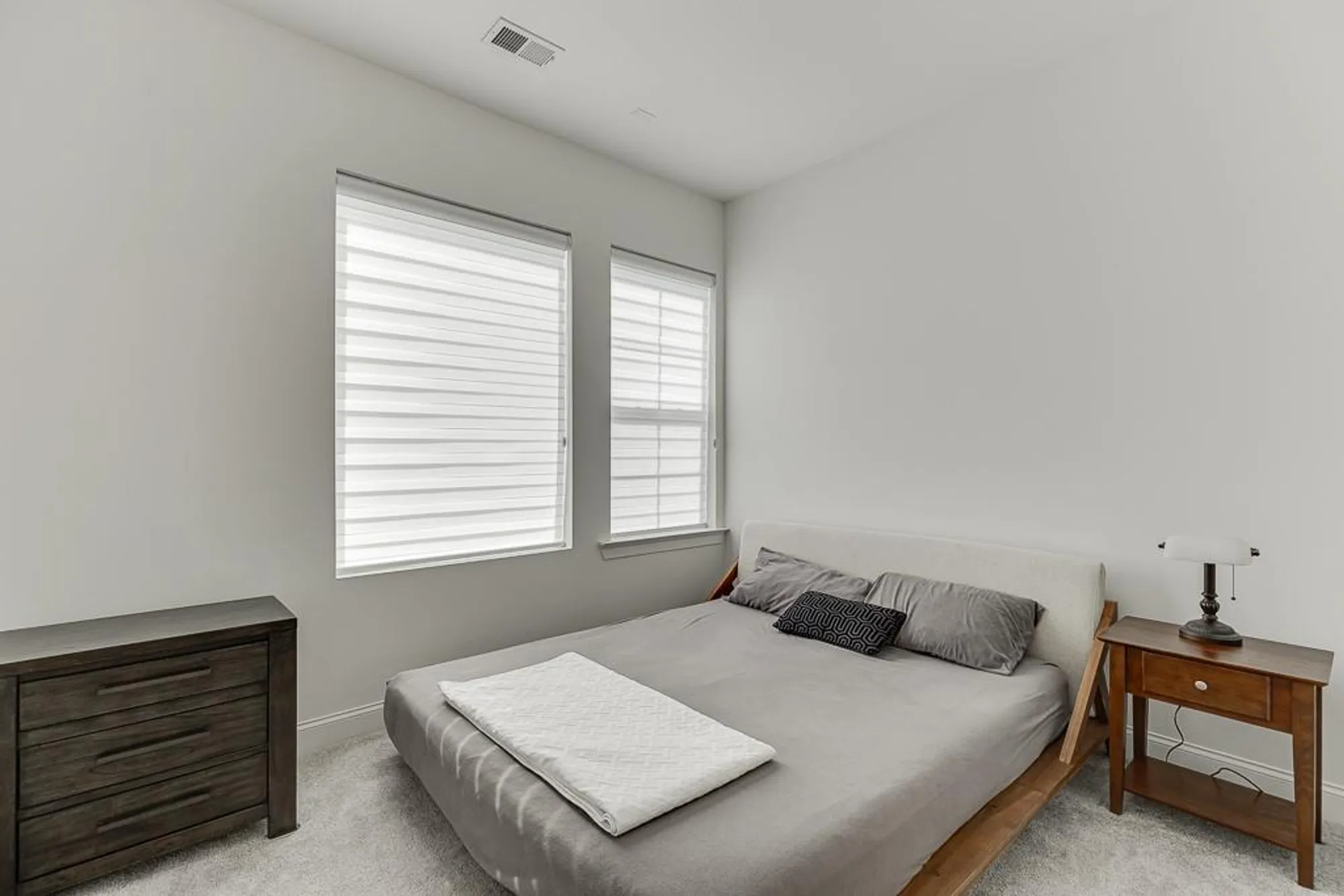 Property Slideshow image 23 of 43 | 6996 river rock dr, Flowery Branch, GA, 30542