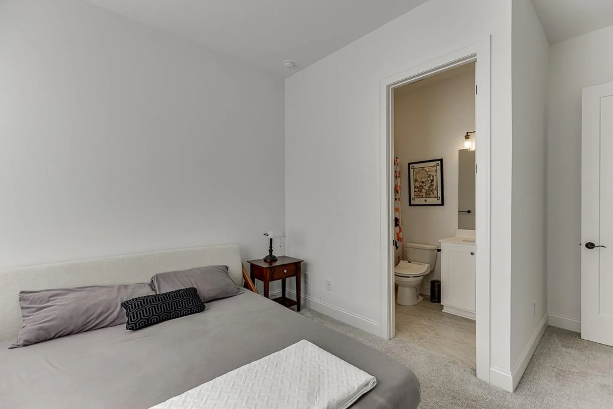 Property Slideshow image 24 of 43 | 6996 river rock dr, Flowery Branch, GA, 30542