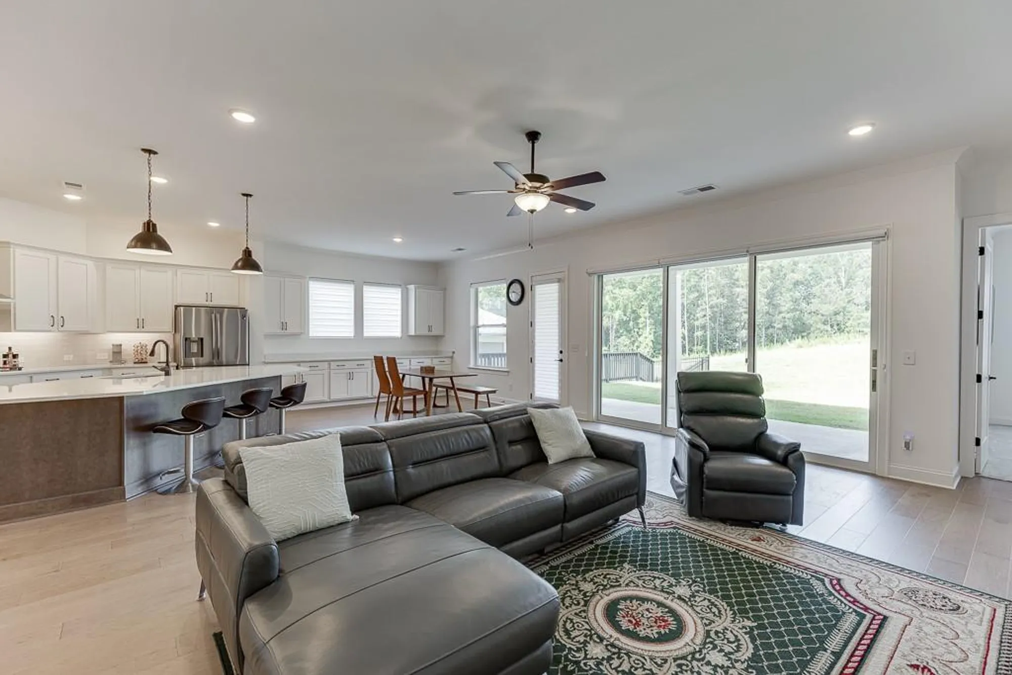Property Slideshow image 19 of 43 | 6996 river rock dr, Flowery Branch, GA, 30542