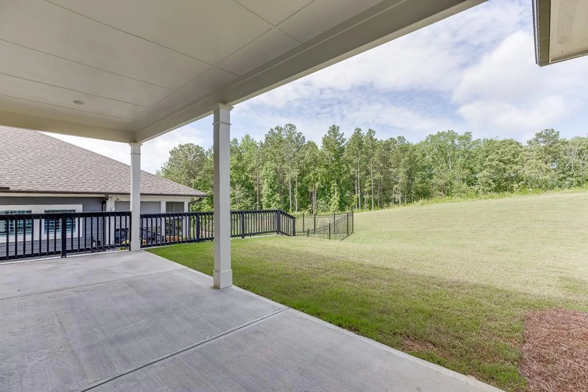 Property Slideshow image 40 of 43 | 6996 river rock dr, Flowery Branch, GA, 30542