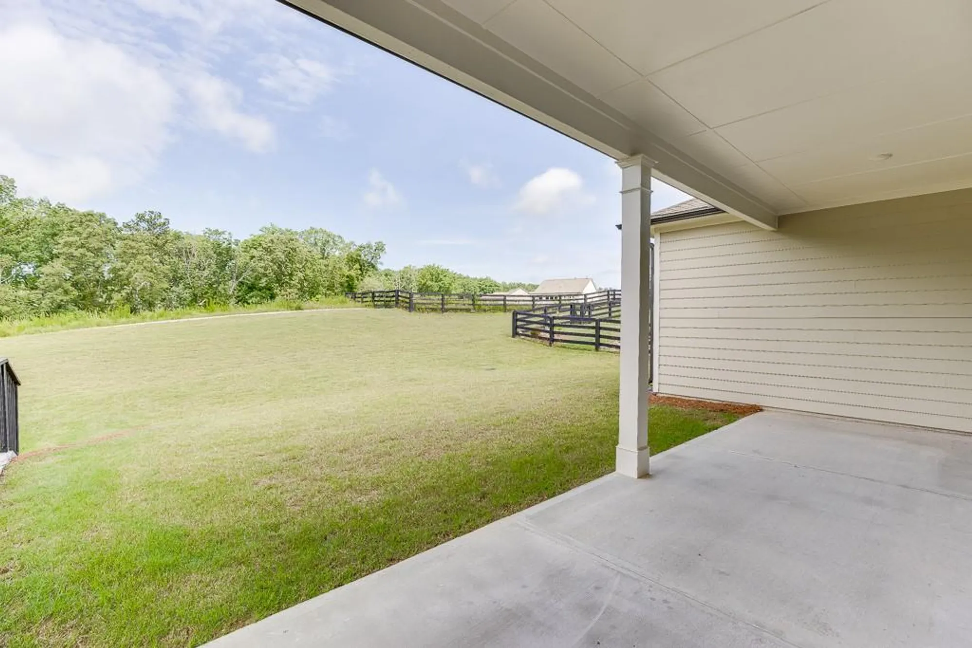 Property Slideshow image 39 of 43 | 6996 river rock dr, Flowery Branch, GA, 30542