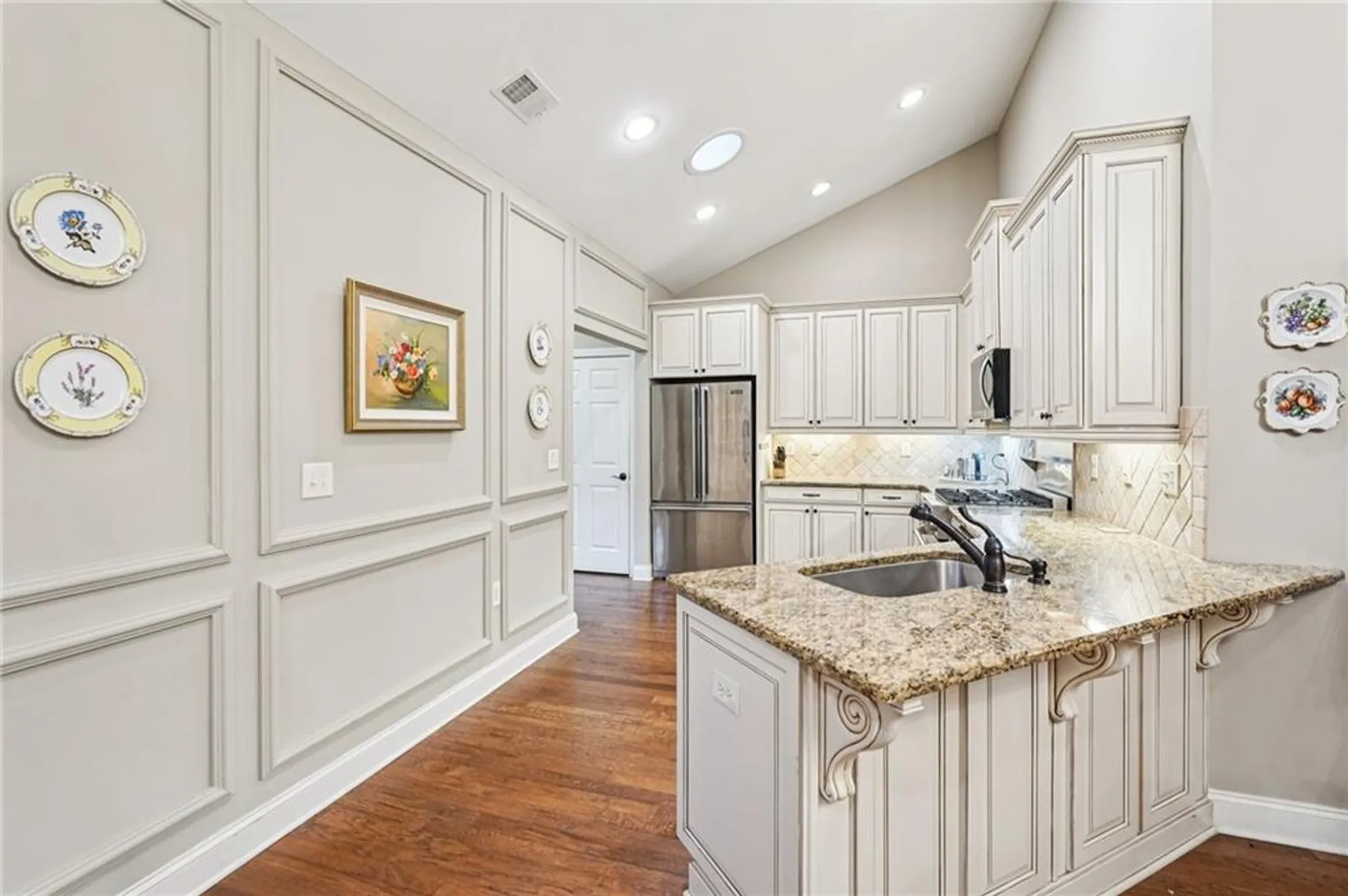 Property Slideshow image 9 of 27 | 4334 lanier ridge walk 1403, Cumming, GA, 30041