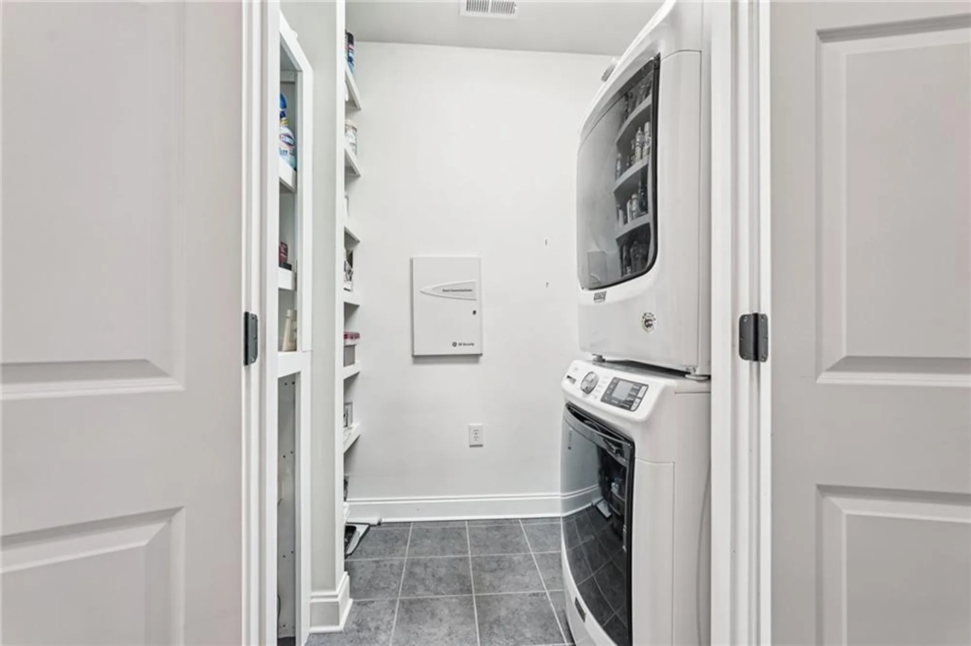 Property Slideshow image 16 of 27 | 4334 lanier ridge walk 1403, Cumming, GA, 30041