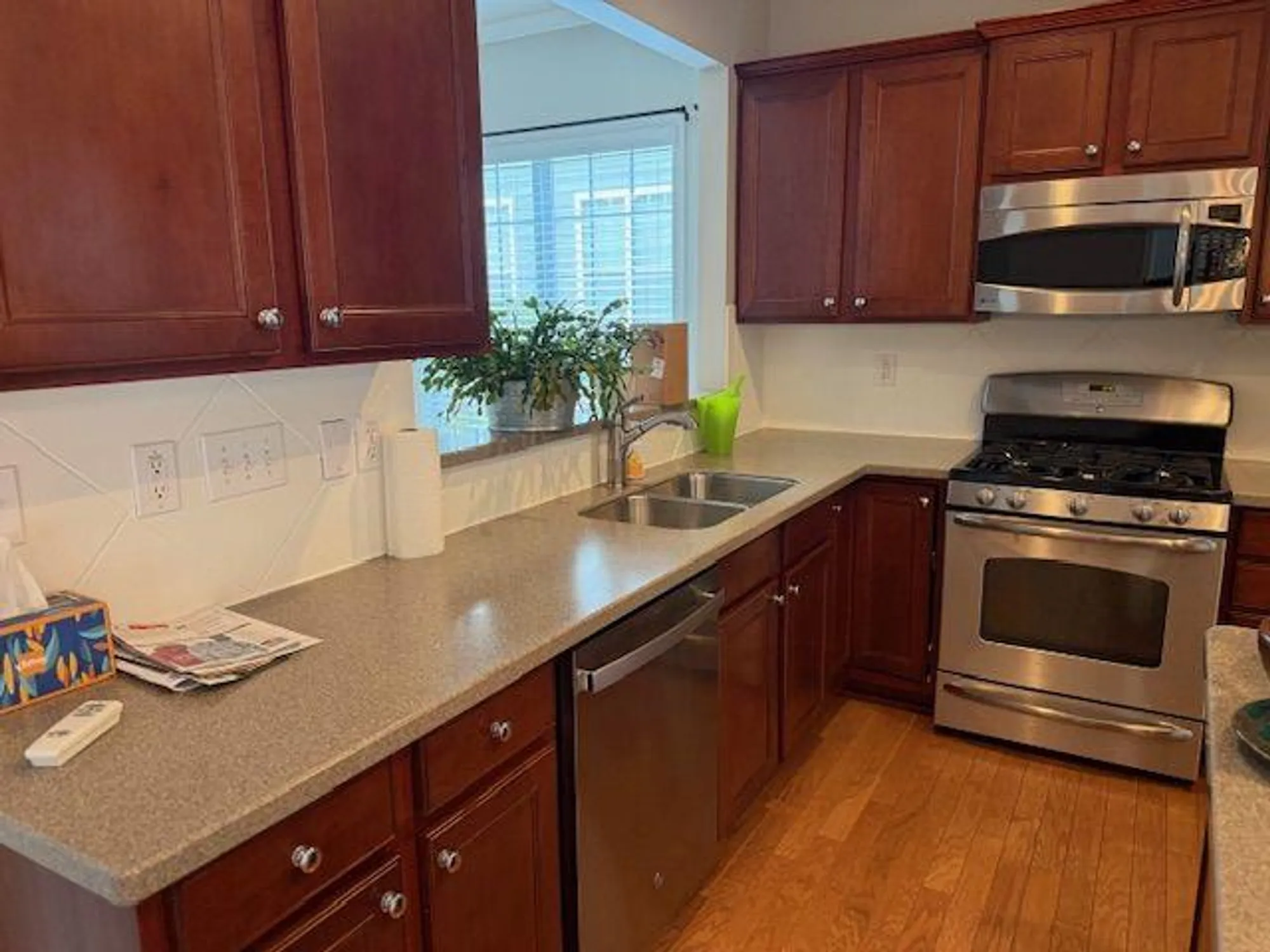 Property Slideshow image 6 of 12 | 6212 longleaf dr, Hoschton, GA, 30548