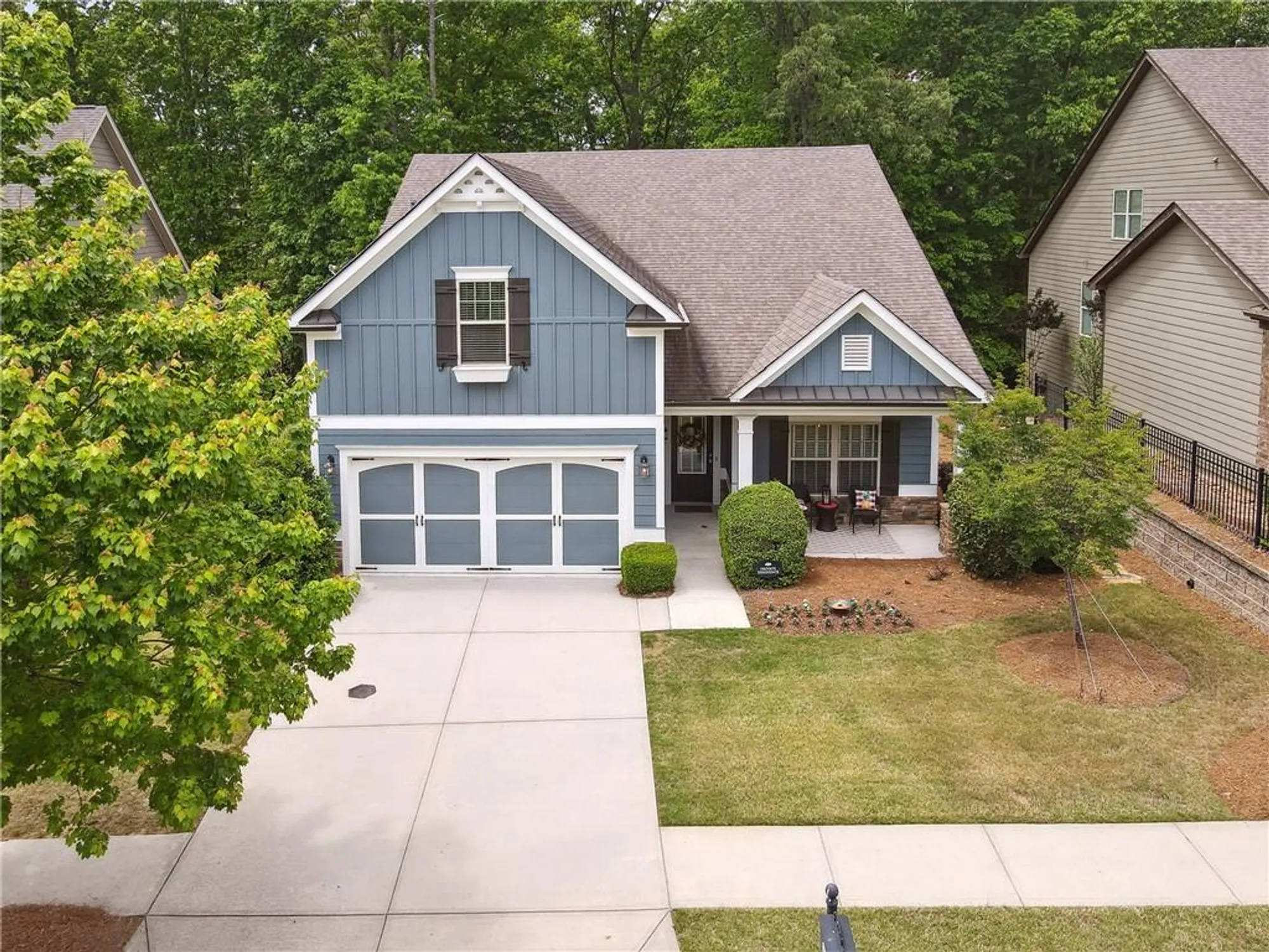 Property Slideshow image 3 of 33 | 6722 blue heron way, Flowery Branch, GA, 30542