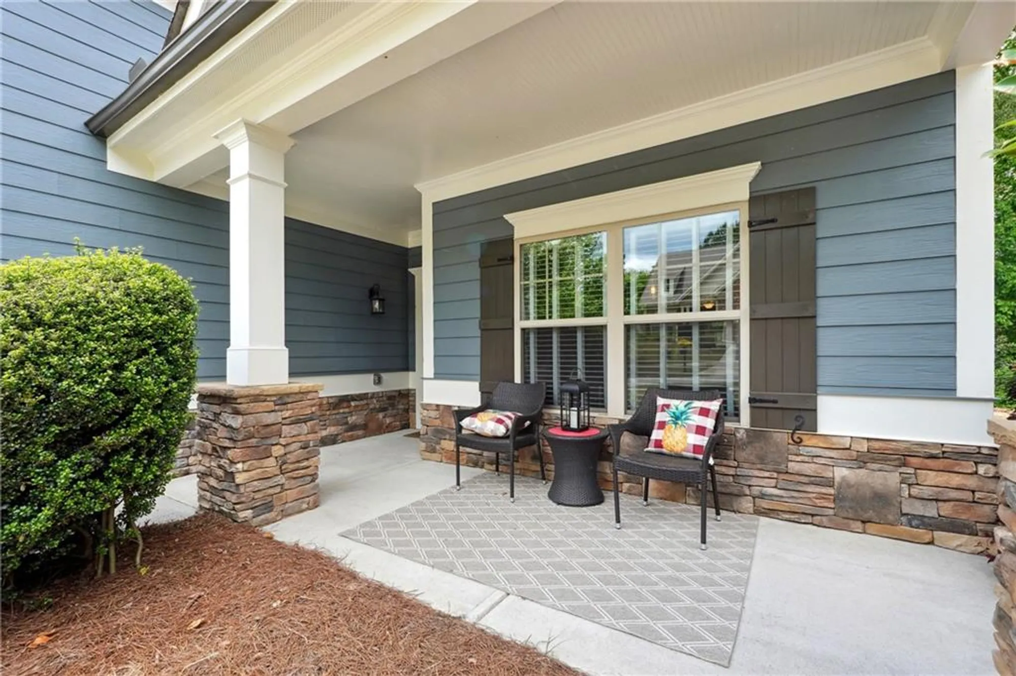 Property Slideshow image 5 of 33 | 6722 blue heron way, Flowery Branch, GA, 30542