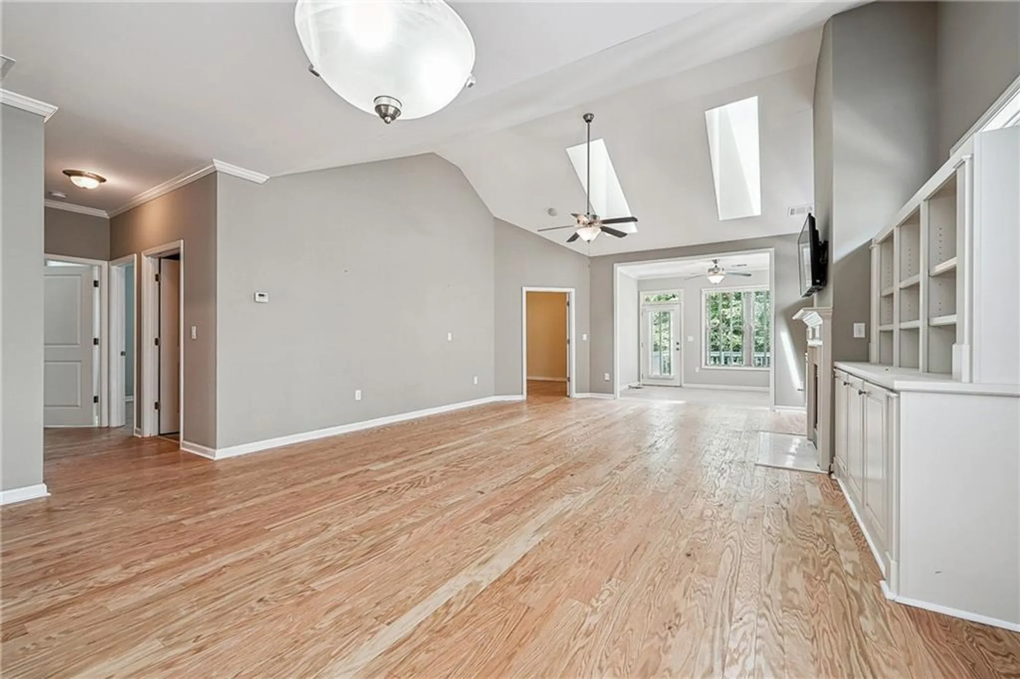 Property Slideshow image 14 of 33 | 6722 blue heron way, Flowery Branch, GA, 30542