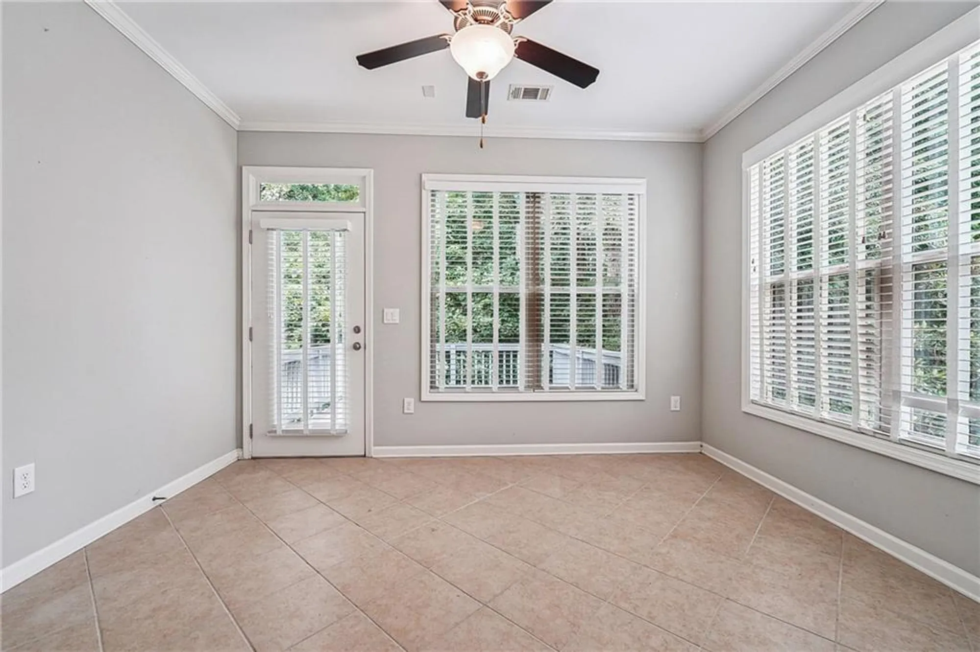 Property Slideshow image 15 of 33 | 6722 blue heron way, Flowery Branch, GA, 30542
