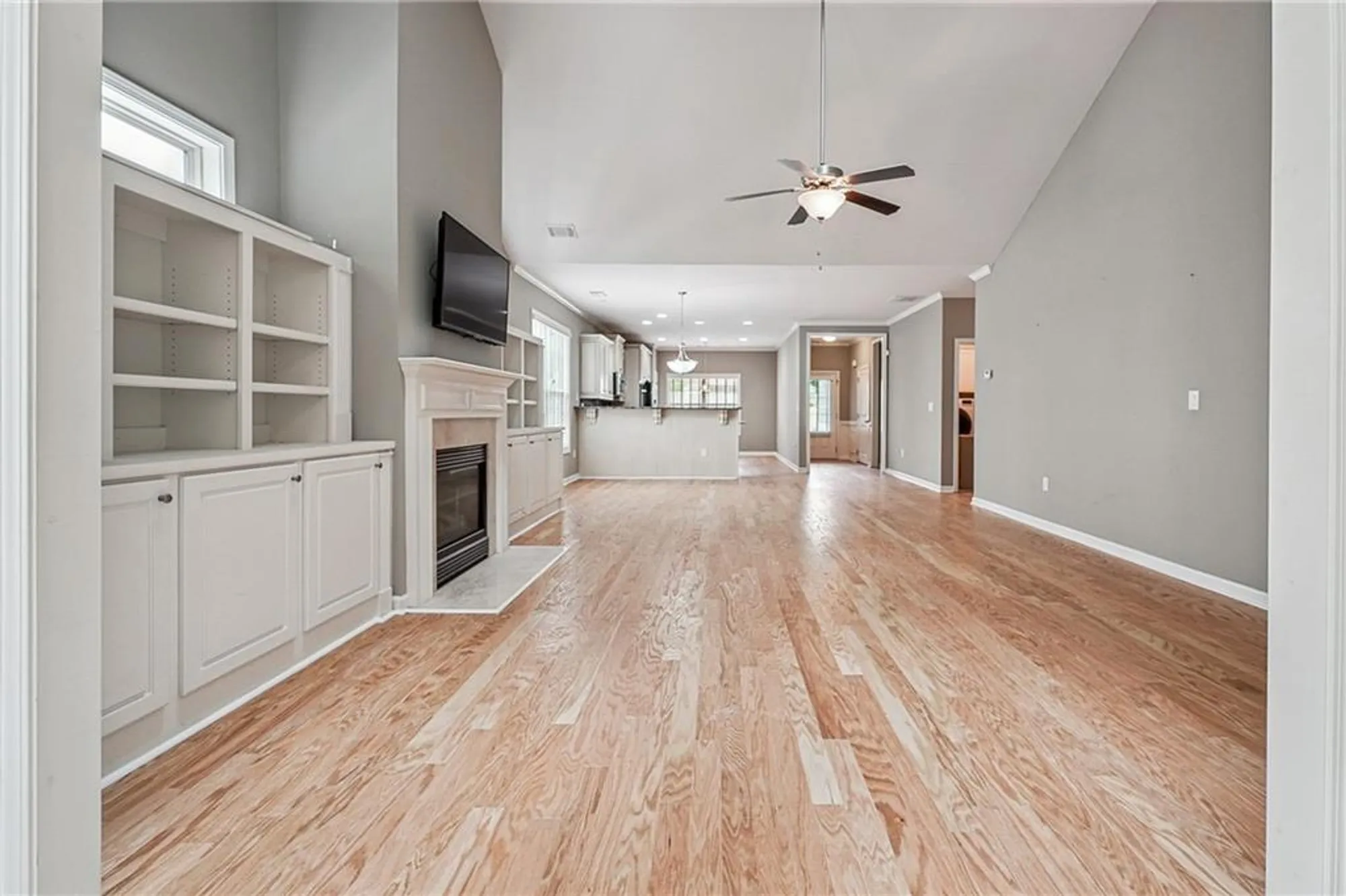 Property Slideshow image 16 of 33 | 6722 blue heron way, Flowery Branch, GA, 30542