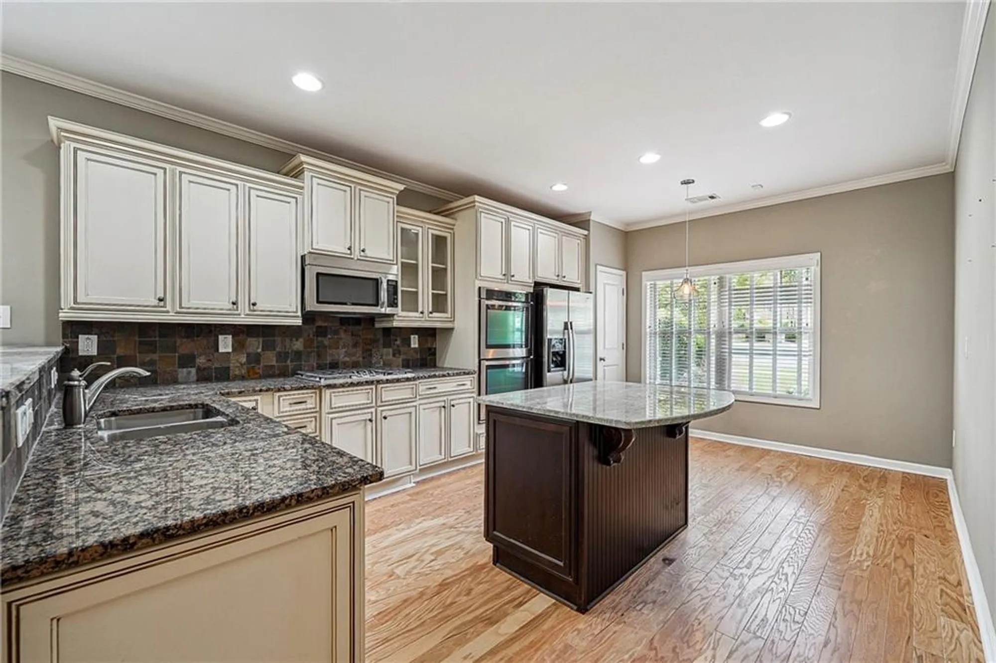 Property Slideshow image 8 of 33 | 6722 blue heron way, Flowery Branch, GA, 30542