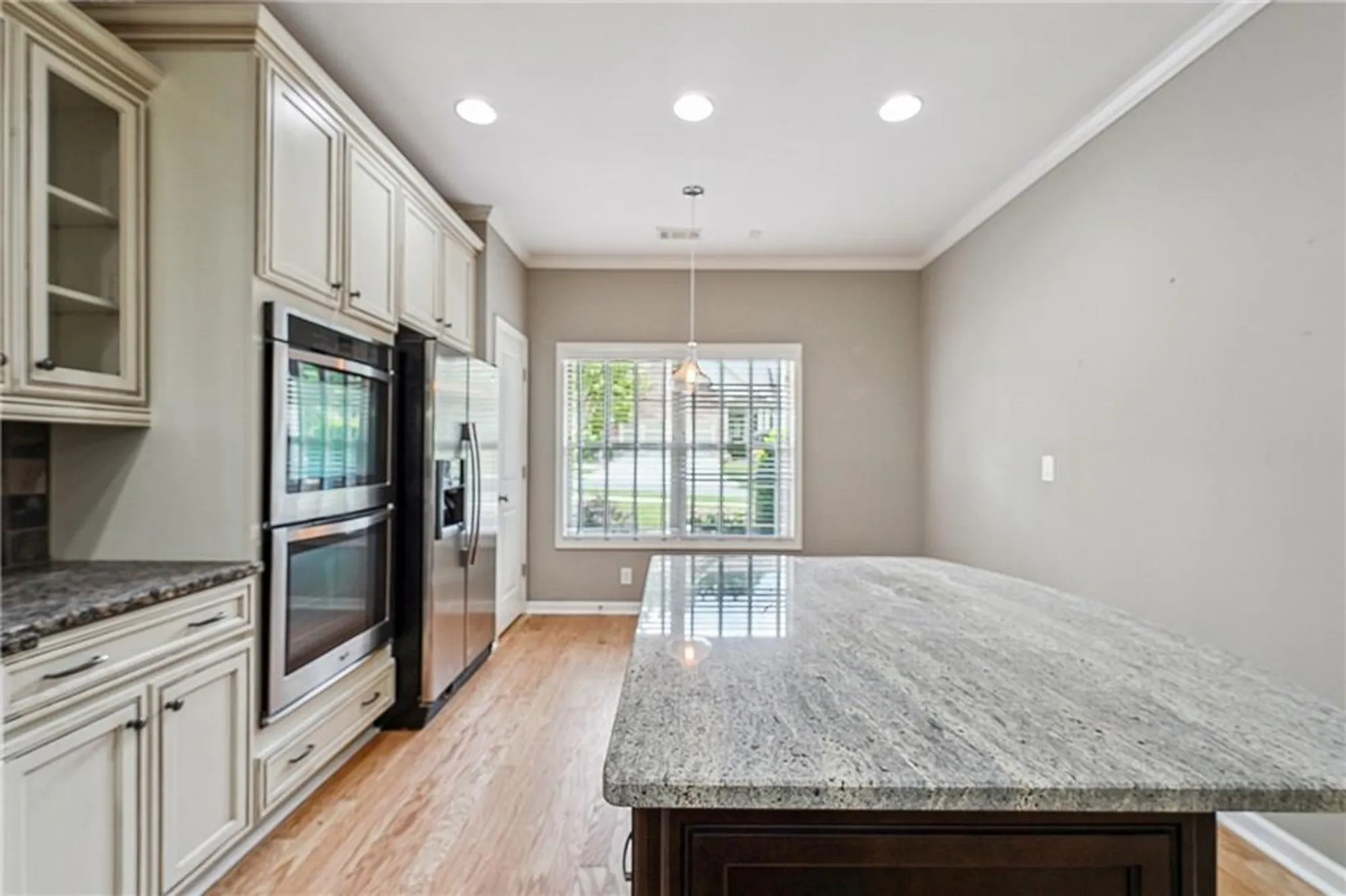 Property Slideshow image 9 of 33 | 6722 blue heron way, Flowery Branch, GA, 30542