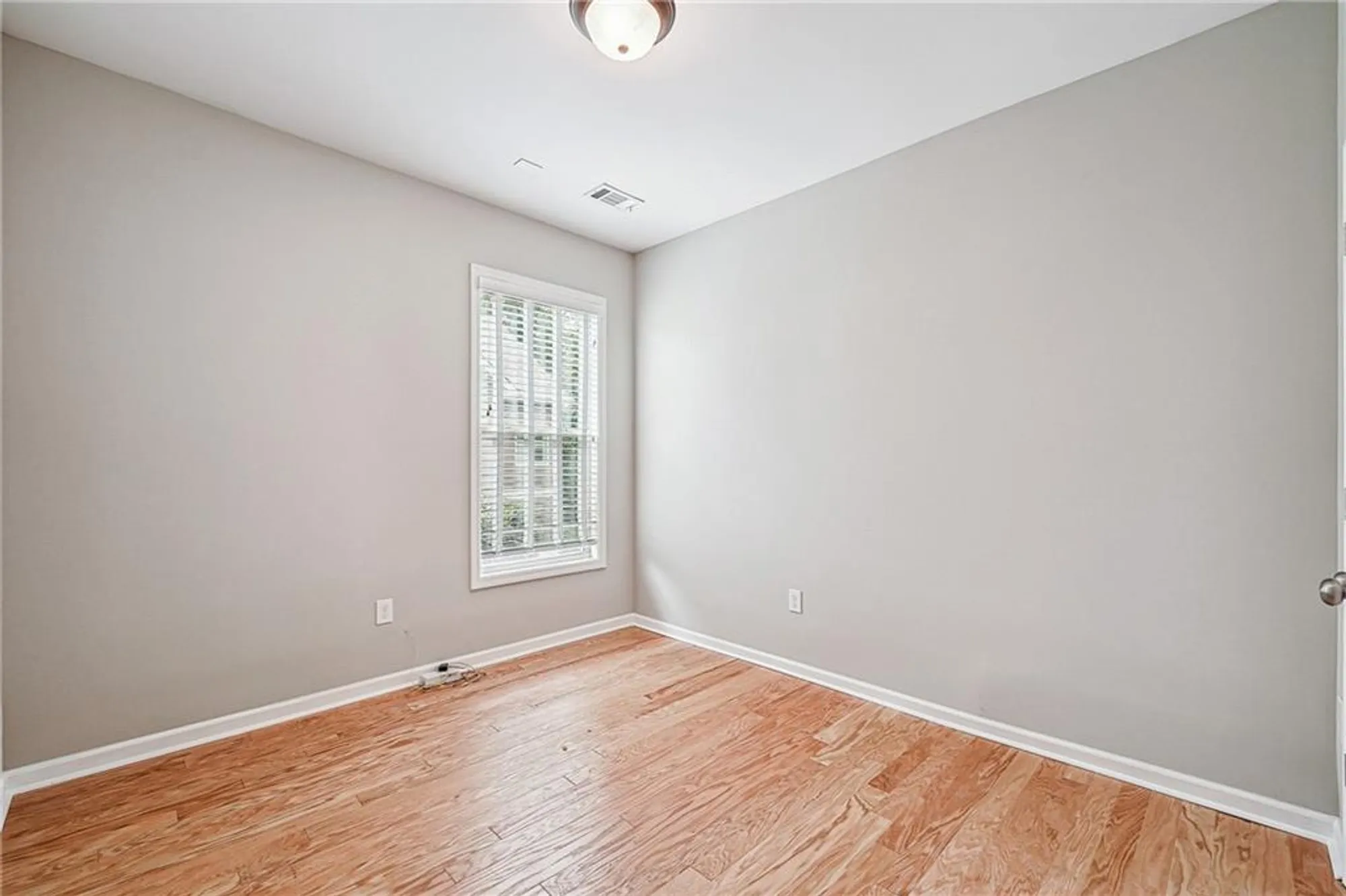 Property Slideshow image 25 of 33 | 6722 blue heron way, Flowery Branch, GA, 30542