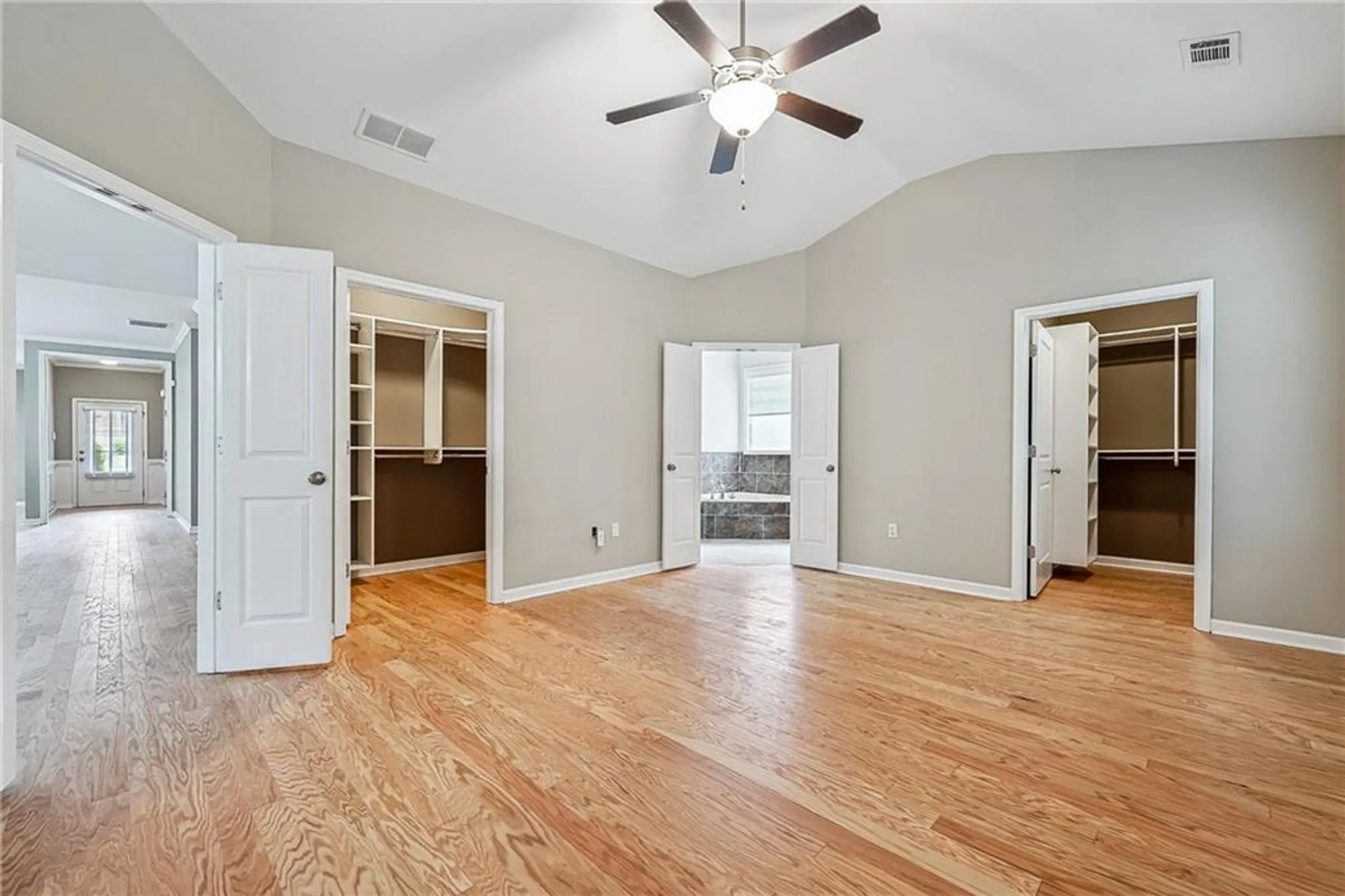Property Slideshow image 18 of 33 | 6722 blue heron way, Flowery Branch, GA, 30542
