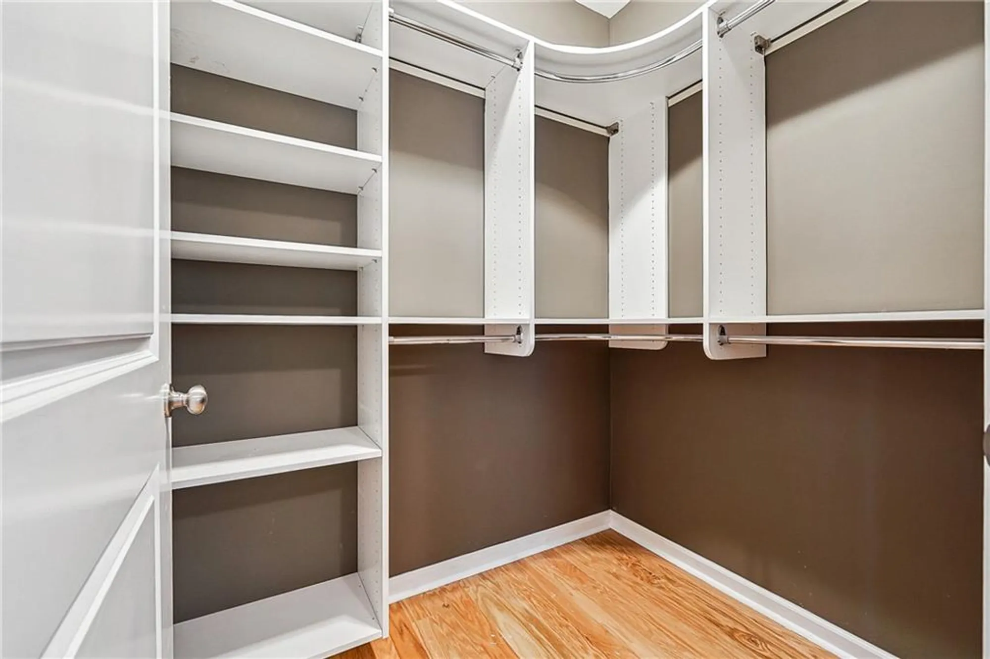 Property Slideshow image 19 of 33 | 6722 blue heron way, Flowery Branch, GA, 30542