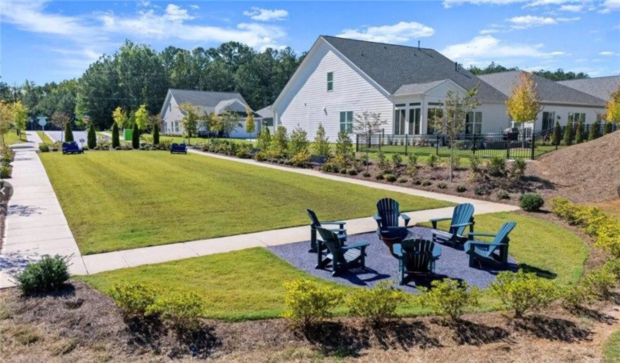 Property Slideshow image 3 of 4 | 400 vinca cir, Kennesaw, GA, 30144