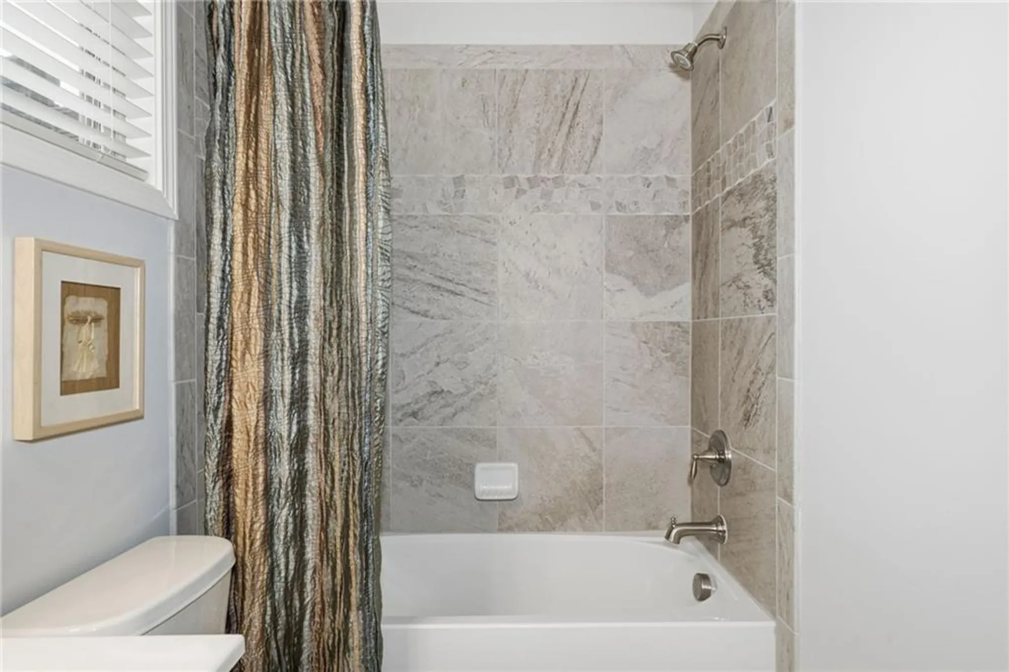 Property Slideshow image 32 of 43 | 370 kenmure ct, Marietta, GA, 30060