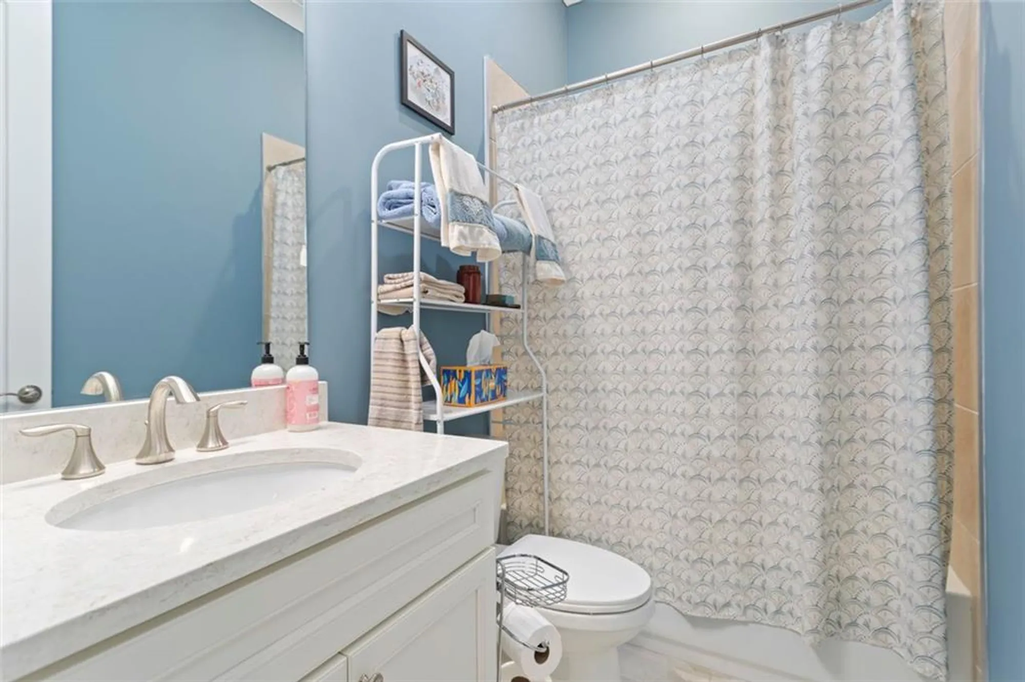 Property Slideshow image 6 of 39 | 6985 river rock dr, Flowery Branch, GA, 30542