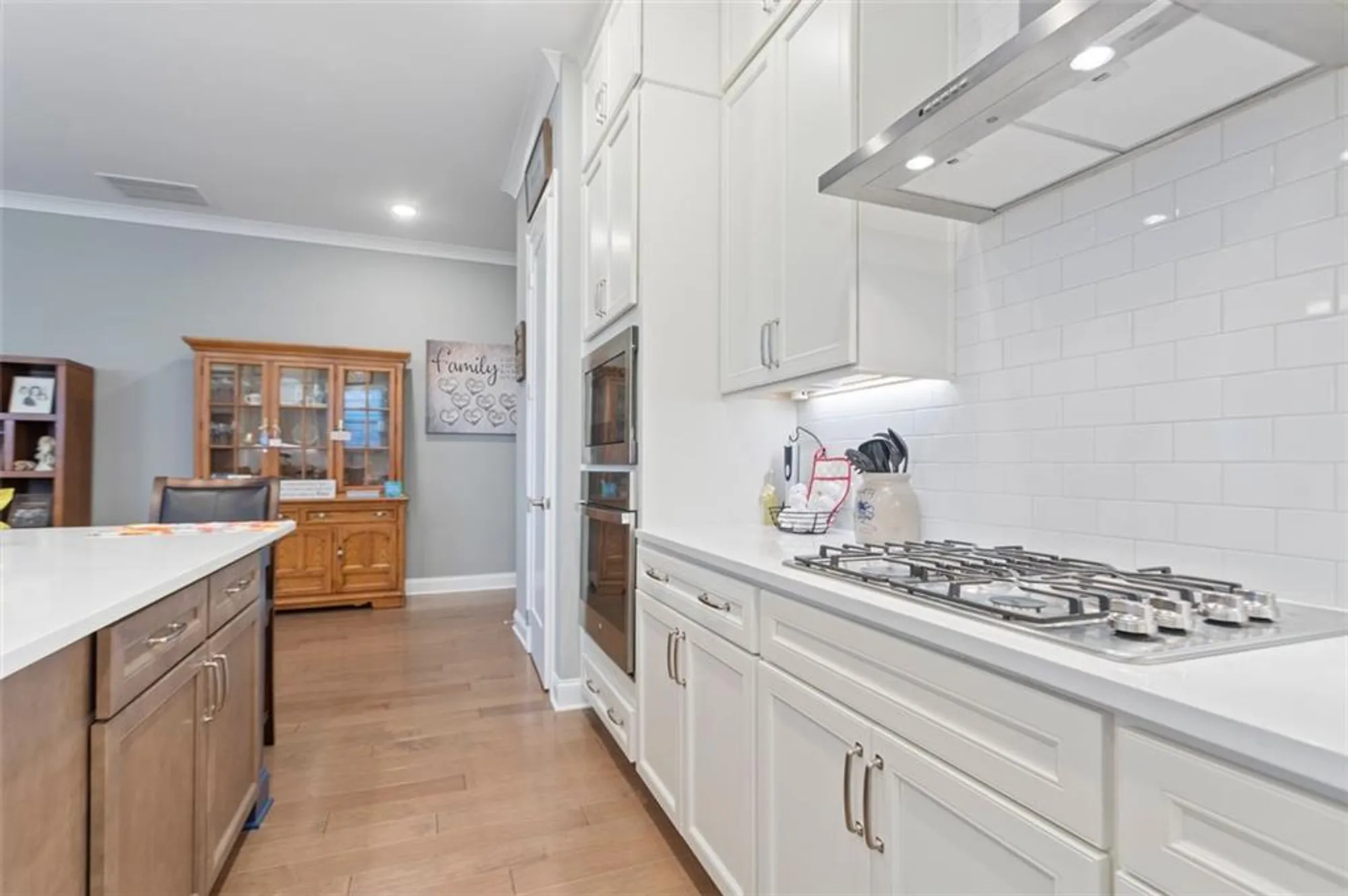 Property Slideshow image 13 of 39 | 6985 river rock dr, Flowery Branch, GA, 30542