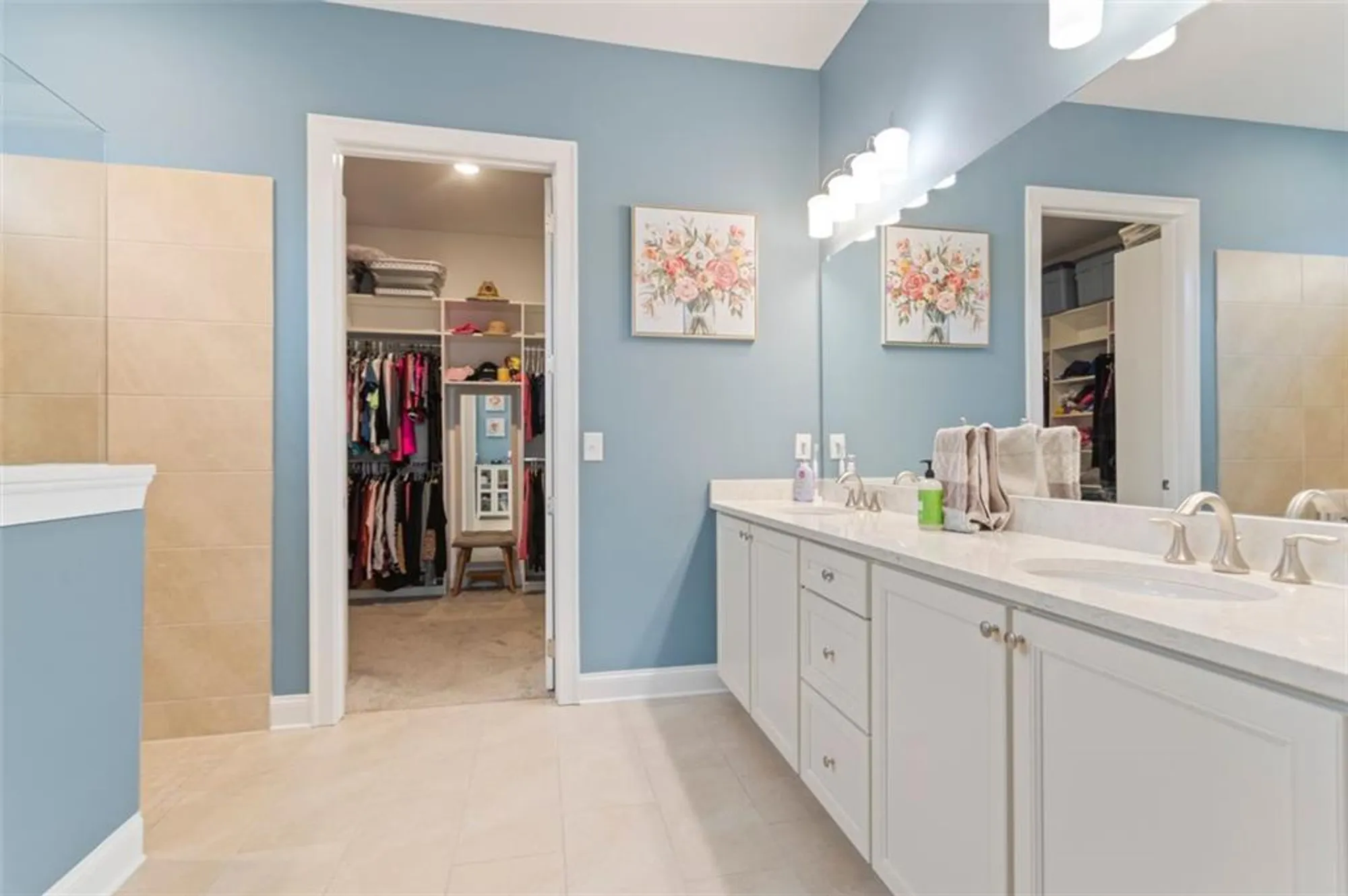 Property Slideshow image 25 of 39 | 6985 river rock dr, Flowery Branch, GA, 30542