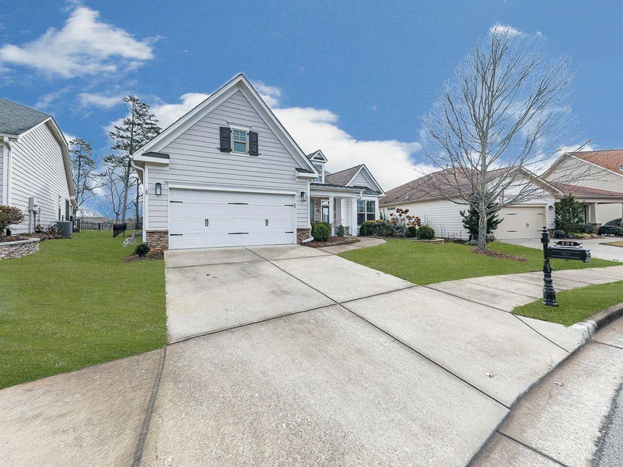 Property Slideshow image 6 of 73 | 206 canyon fairway trce, Canton, GA, 30114