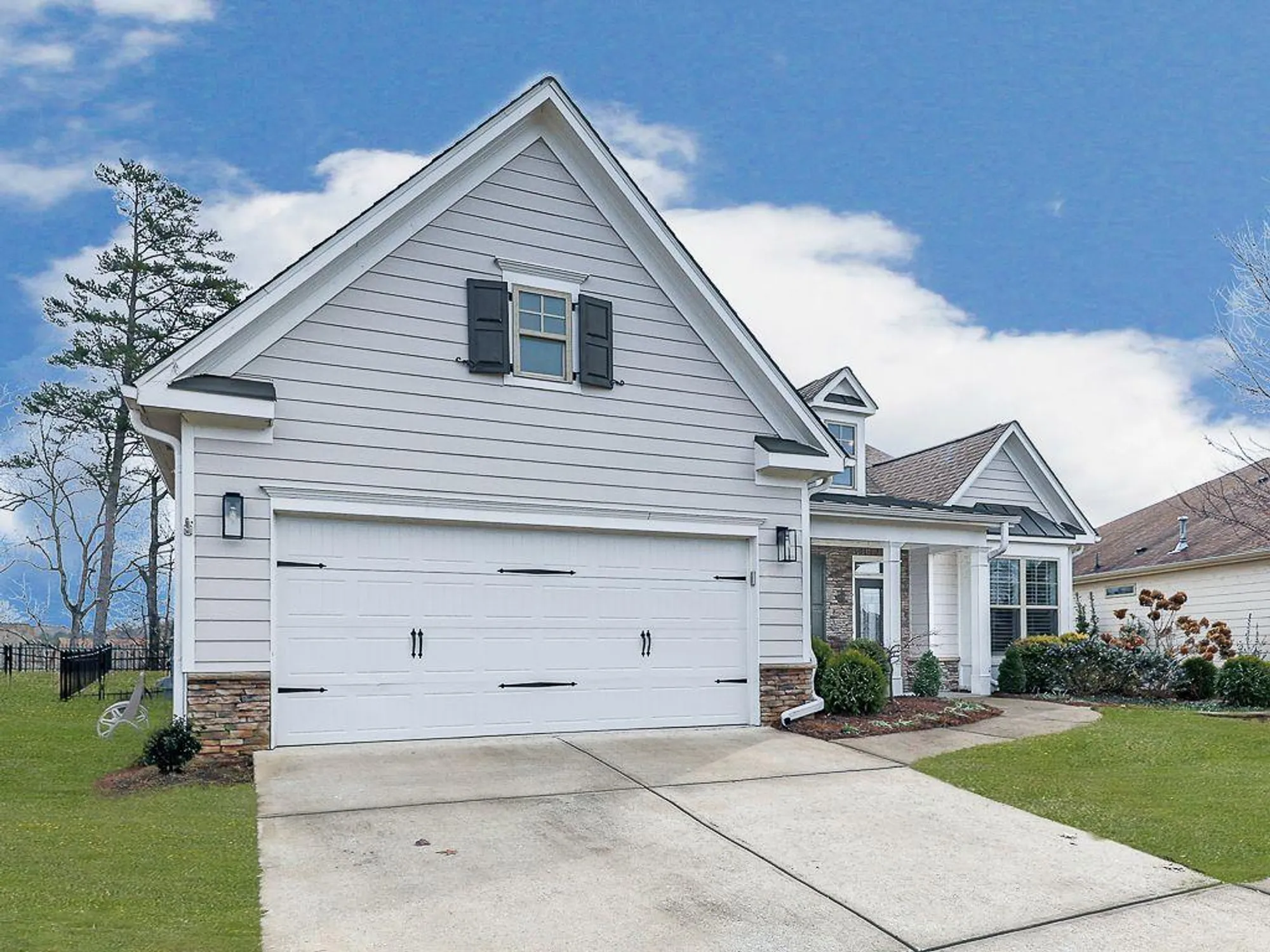 Property Slideshow image 2 of 73 | 206 canyon fairway trce, Canton, GA, 30114