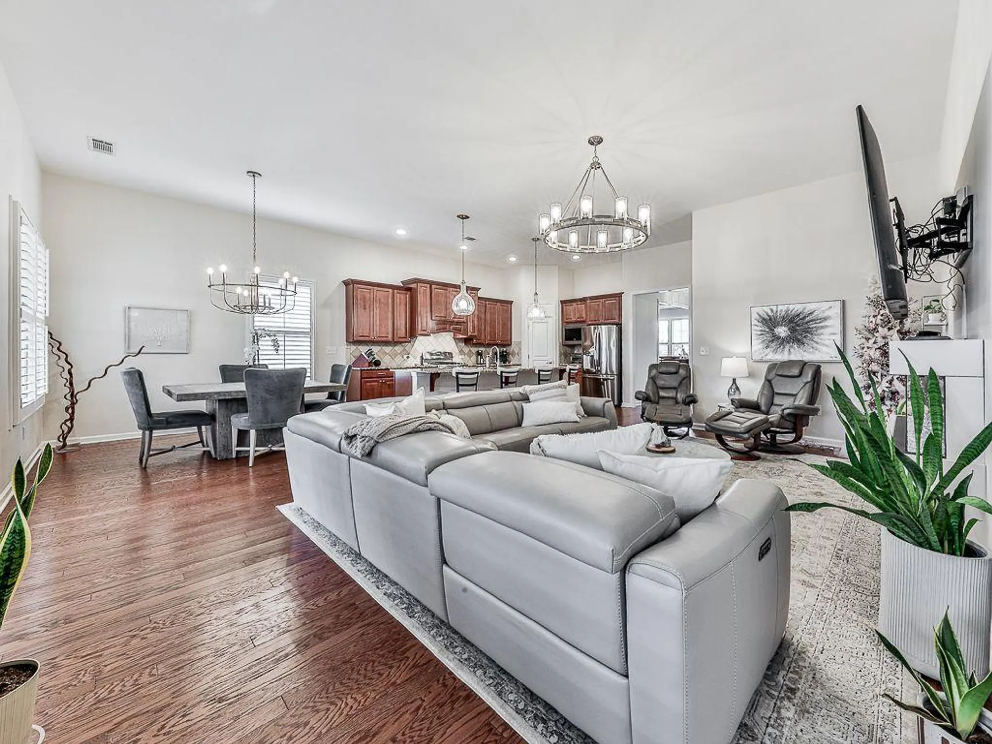 Property Slideshow image 20 of 73 | 206 canyon fairway trce, Canton, GA, 30114