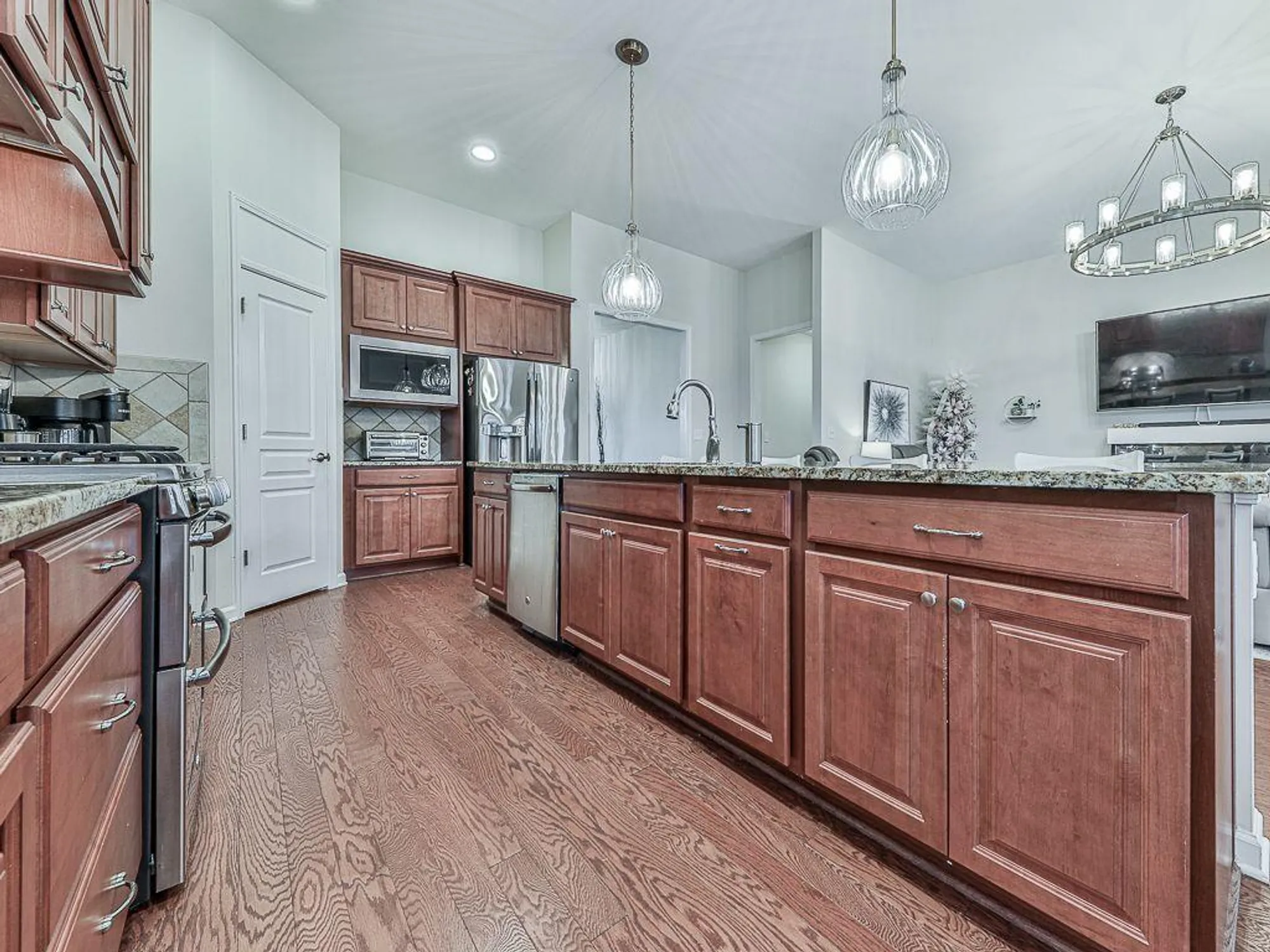 Property Slideshow image 14 of 73 | 206 canyon fairway trce, Canton, GA, 30114