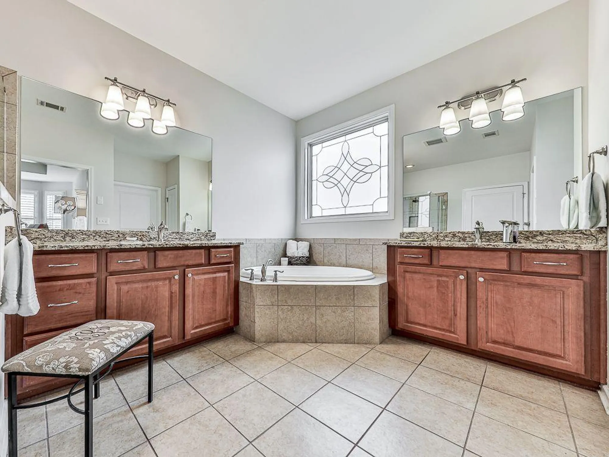 Property Slideshow image 26 of 73 | 206 canyon fairway trce, Canton, GA, 30114