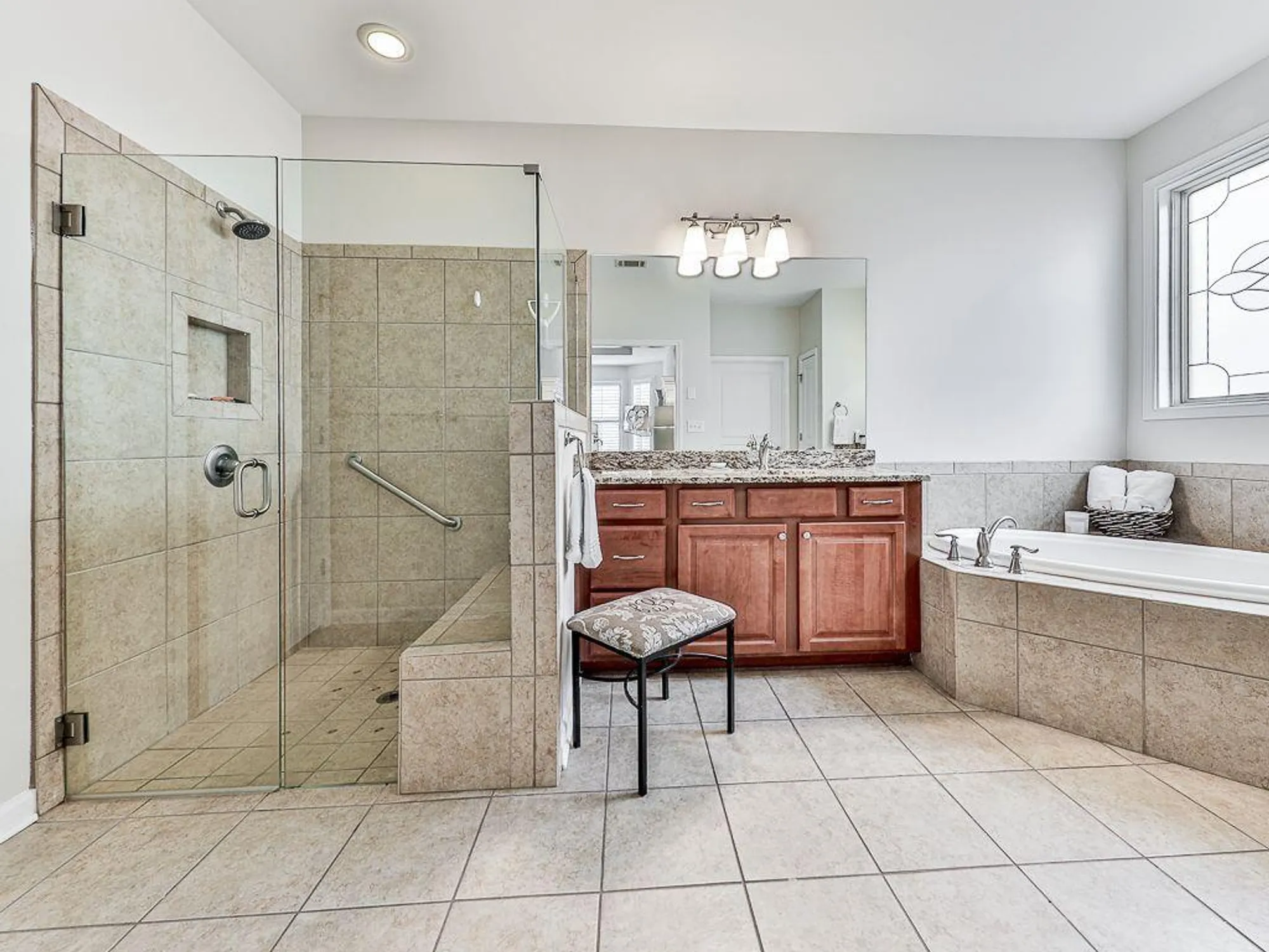 Property Slideshow image 28 of 73 | 206 canyon fairway trce, Canton, GA, 30114