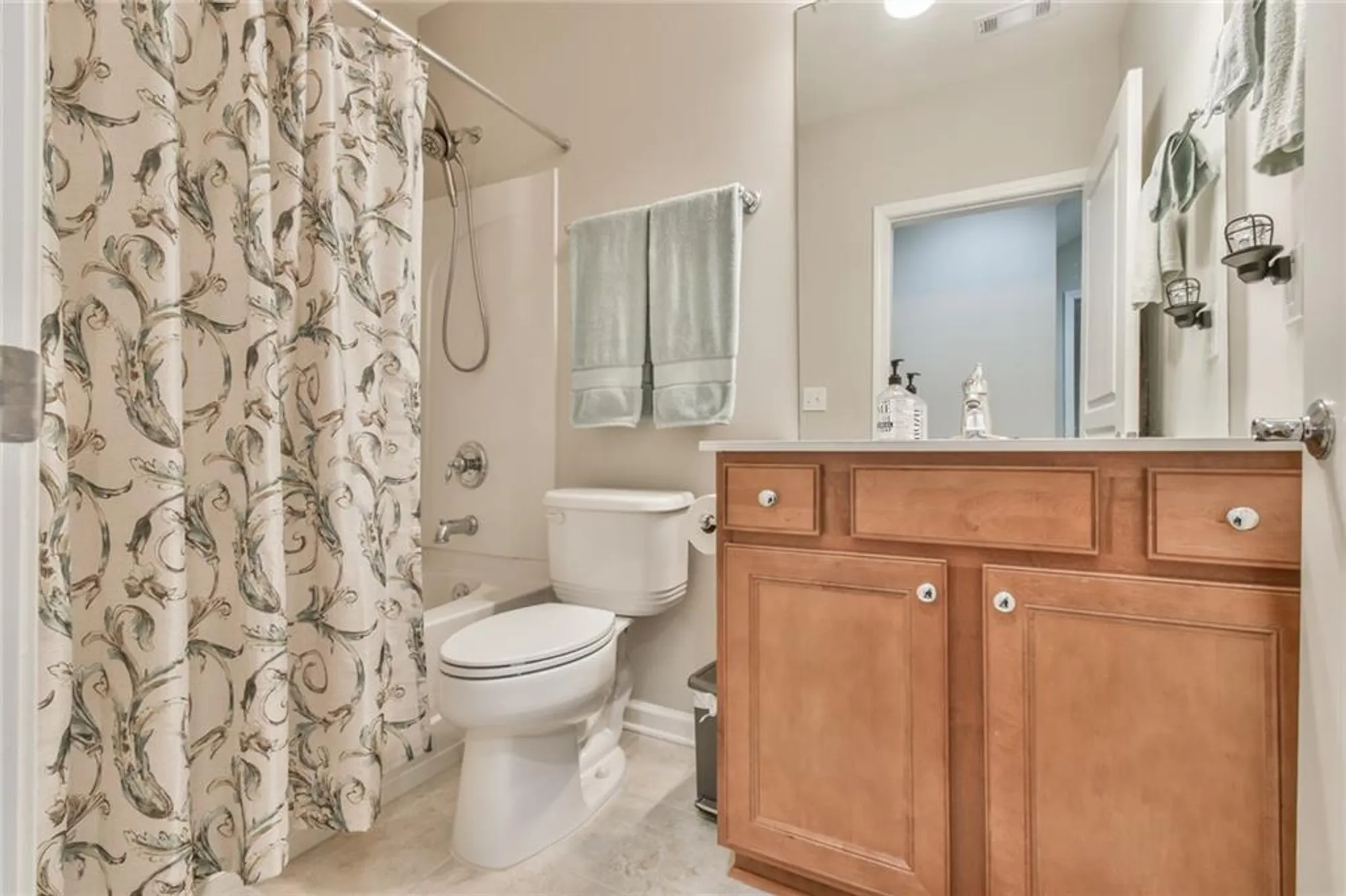 Property Slideshow image 32 of 40 | 5921 bellflower way, Hoschton, GA, 30548