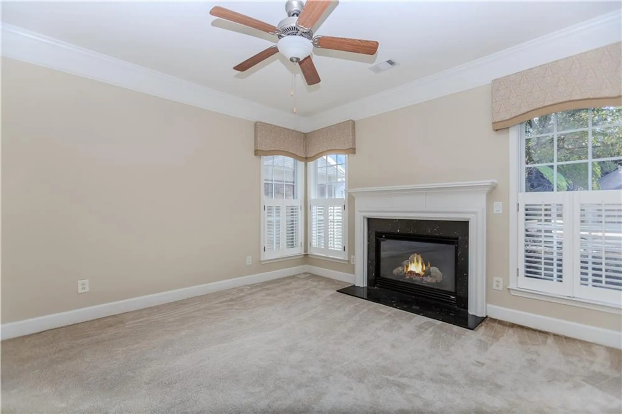 Property Slideshow image 5 of 47 | 115 creekside ct, Griffin, GA, 30223