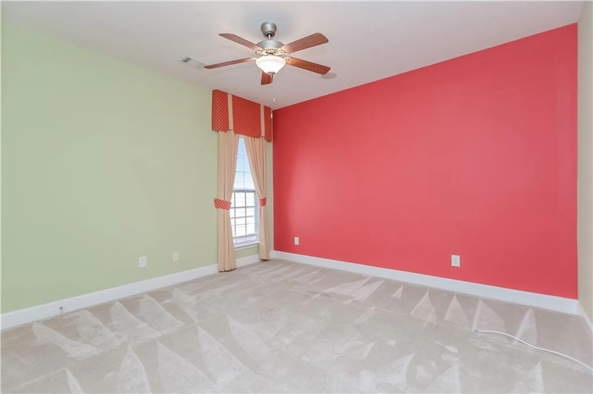 Property Slideshow image 23 of 47 | 115 creekside ct, Griffin, GA, 30223