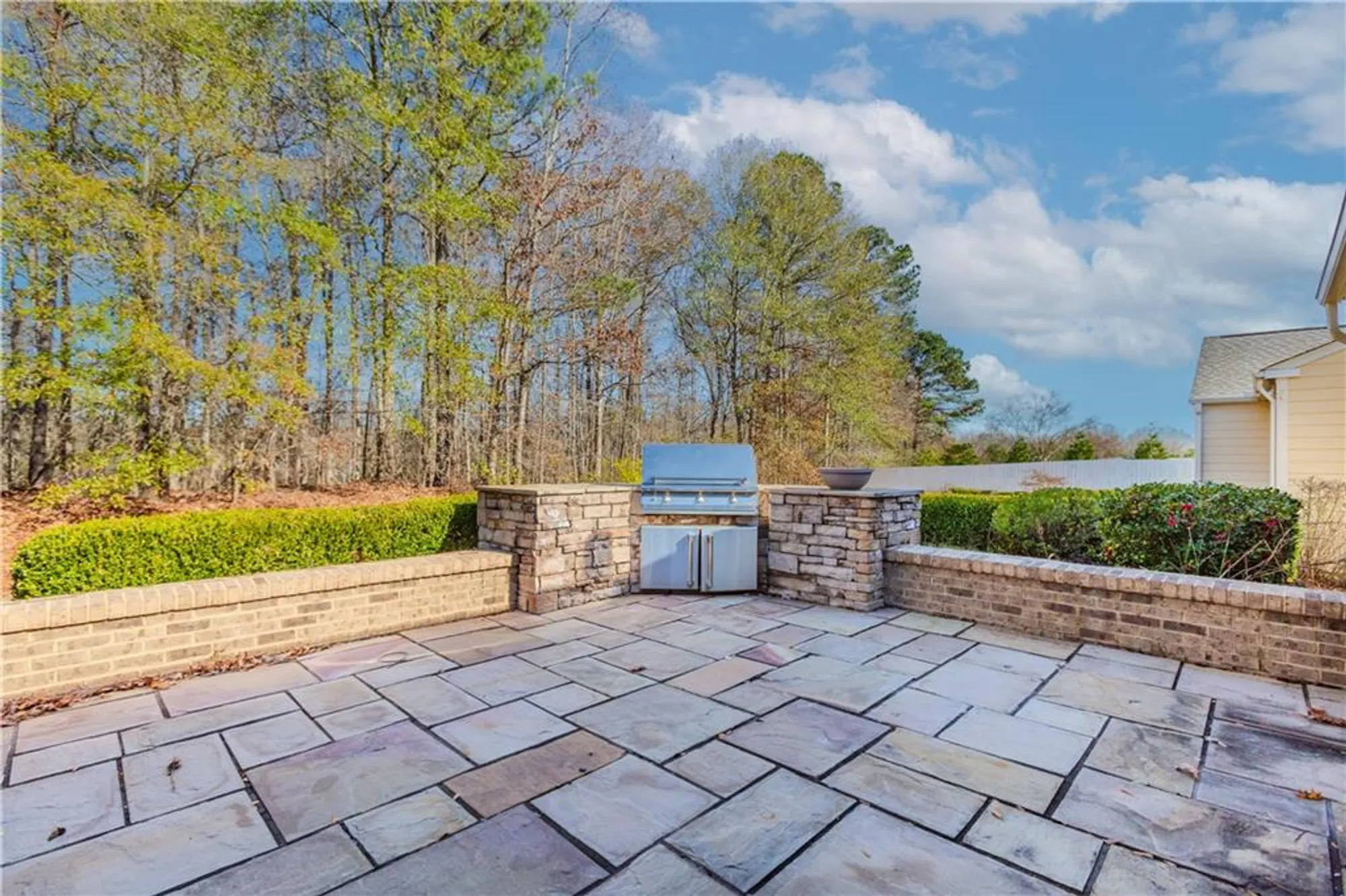 Property Slideshow image 33 of 47 | 115 creekside ct, Griffin, GA, 30223