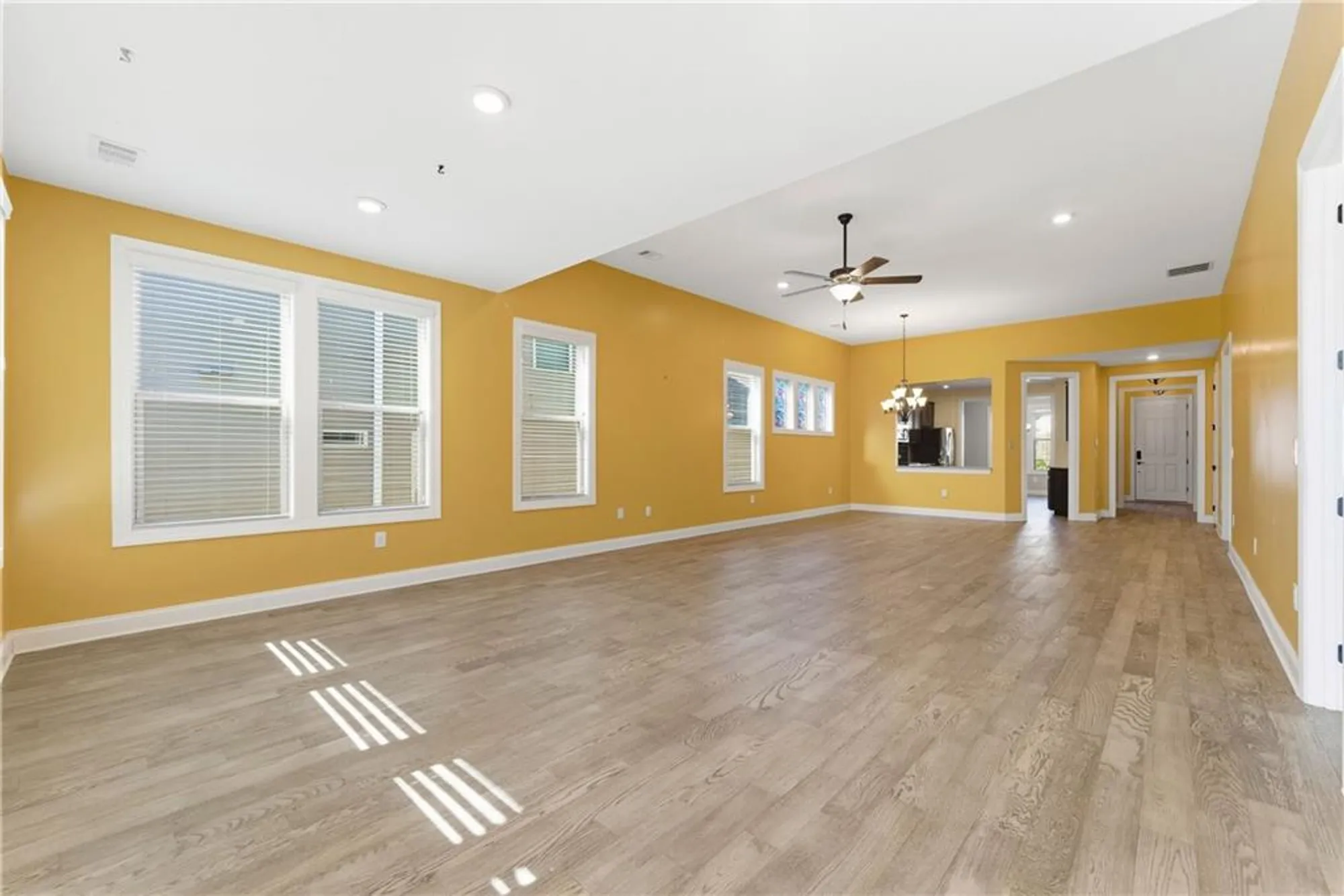 Property Slideshow image 10 of 23 | 321 cottonwood cir, Peachtree City, GA, 30269