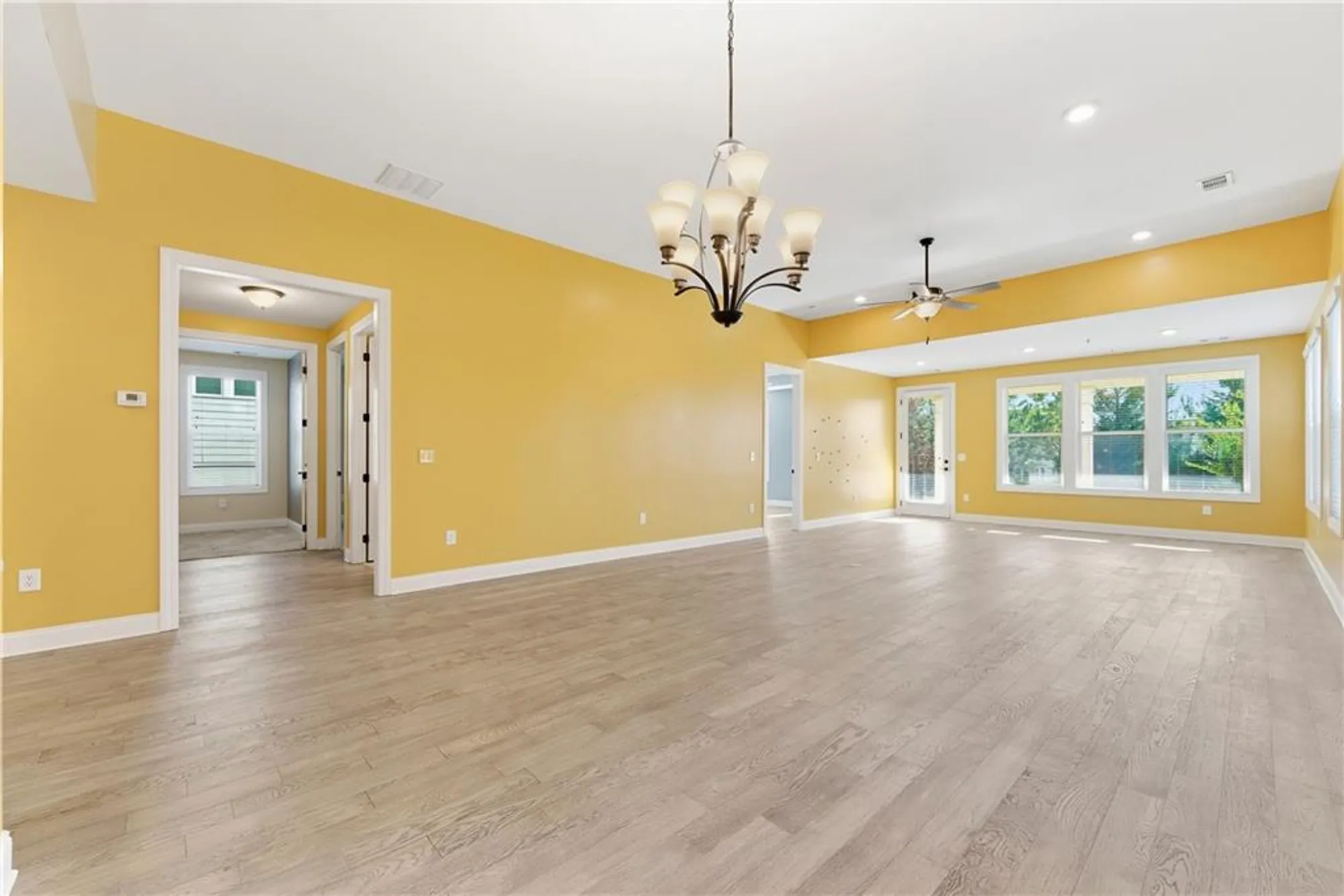 Property Slideshow image 11 of 23 | 321 cottonwood cir, Peachtree City, GA, 30269