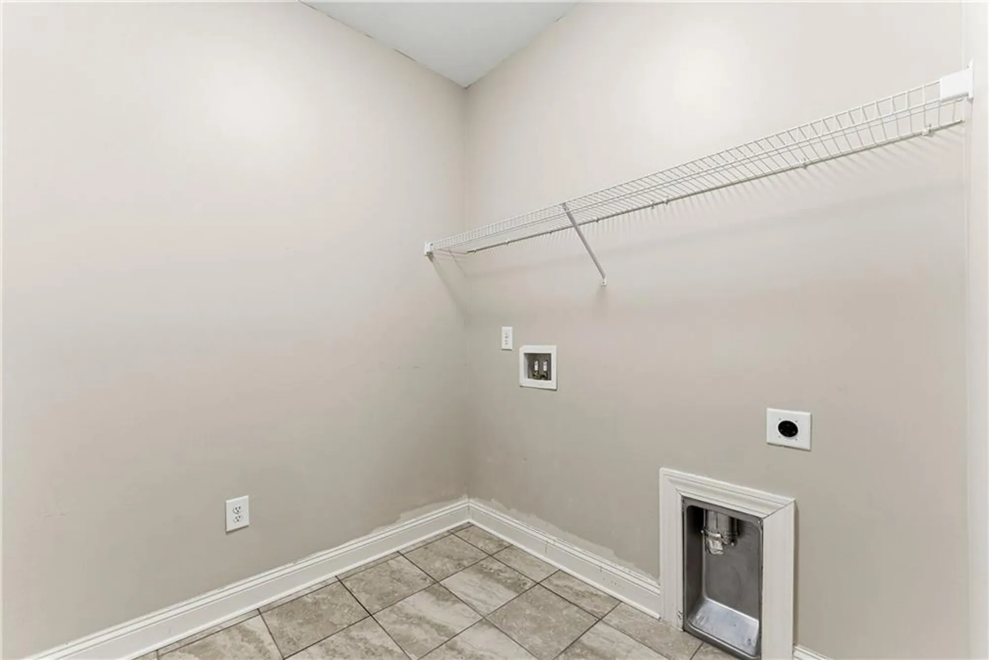 Property Slideshow image 12 of 23 | 321 cottonwood cir, Peachtree City, GA, 30269