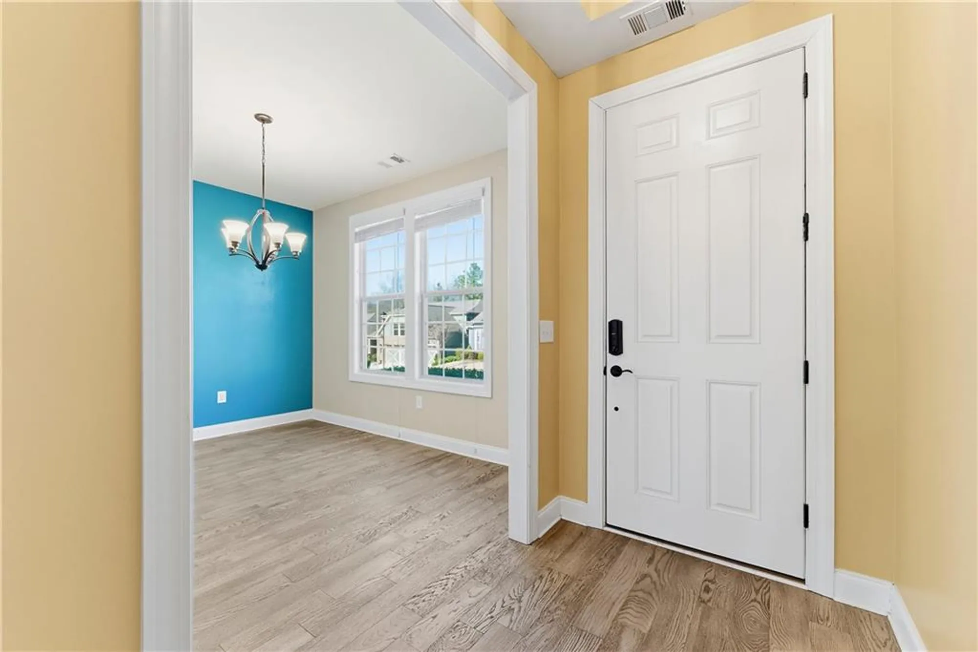 Property Slideshow image 4 of 23 | 321 cottonwood cir, Peachtree City, GA, 30269