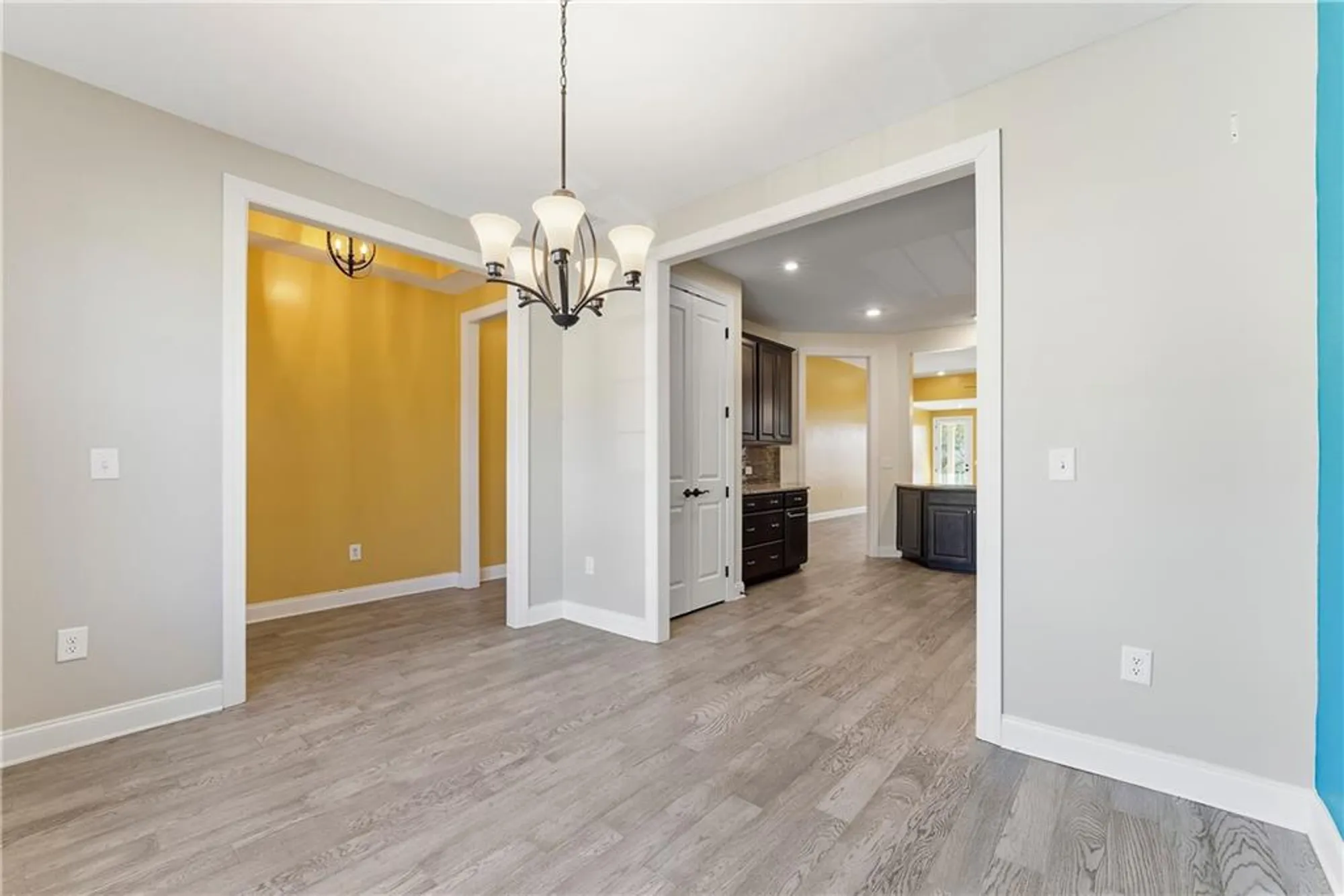 Property Slideshow image 5 of 23 | 321 cottonwood cir, Peachtree City, GA, 30269