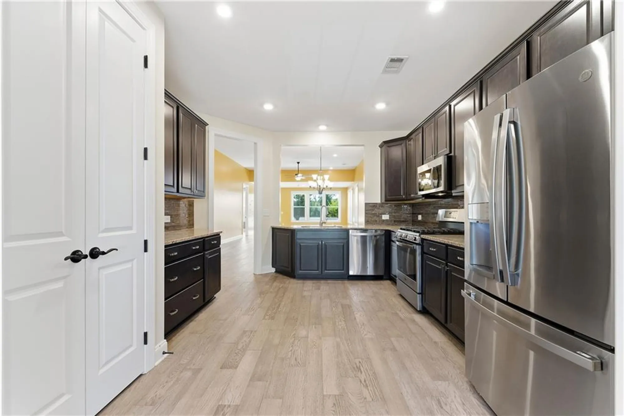 Property Slideshow image 7 of 23 | 321 cottonwood cir, Peachtree City, GA, 30269